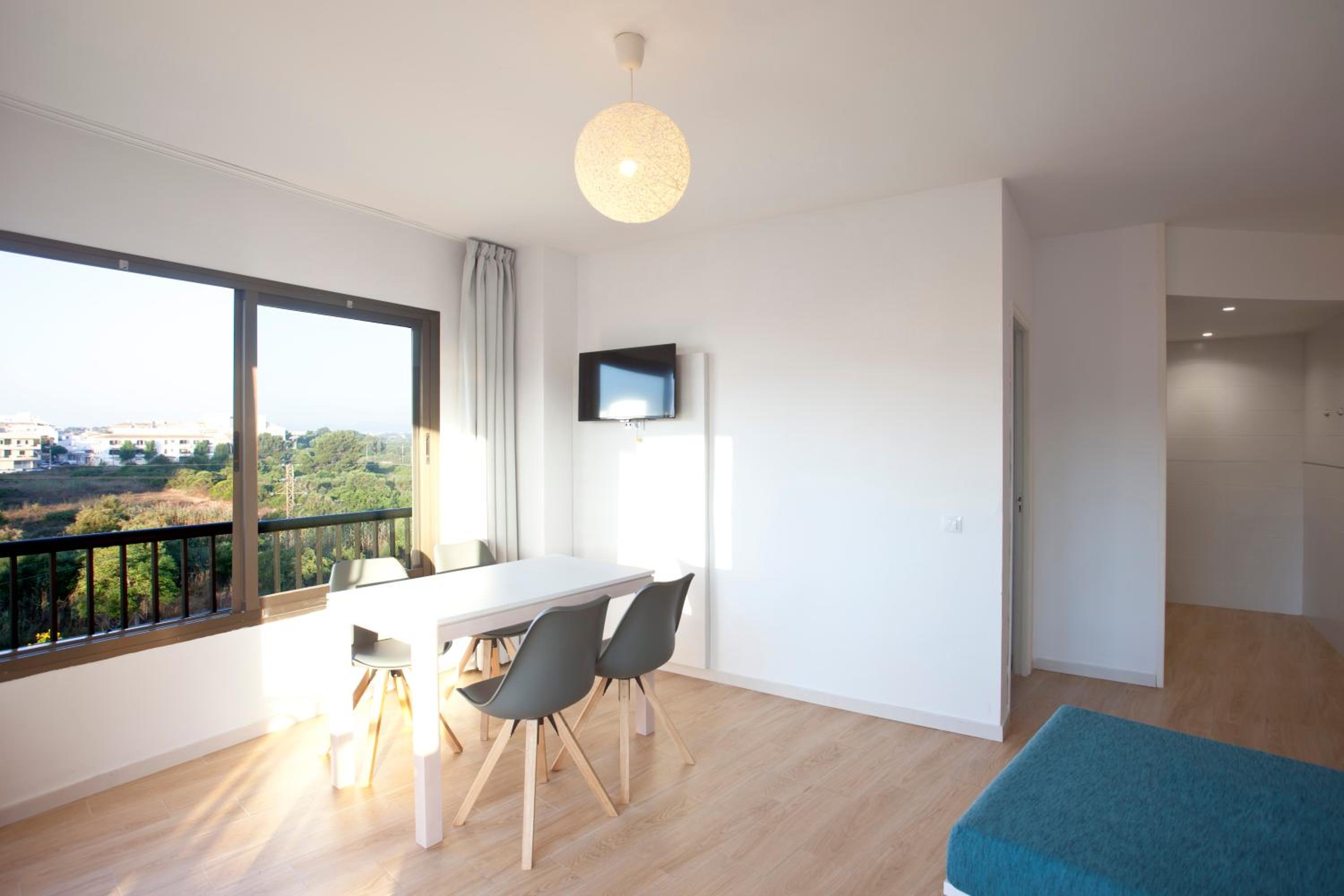 Comfort One-Bedroom Apartment with Balcony
