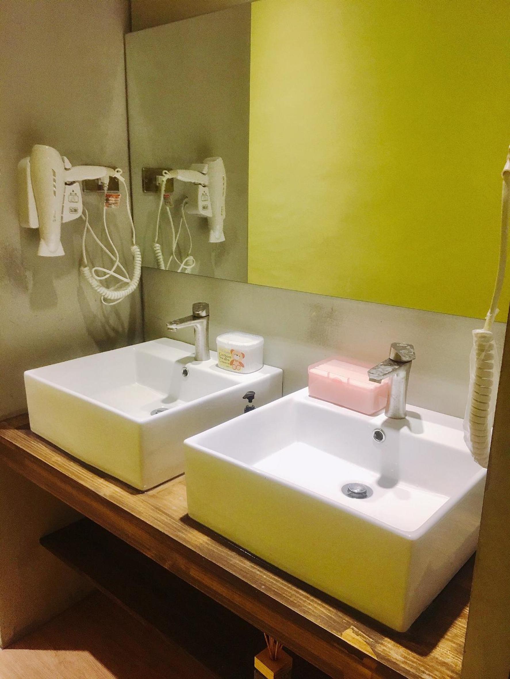 Double Room With Shared Bathroom photo 1