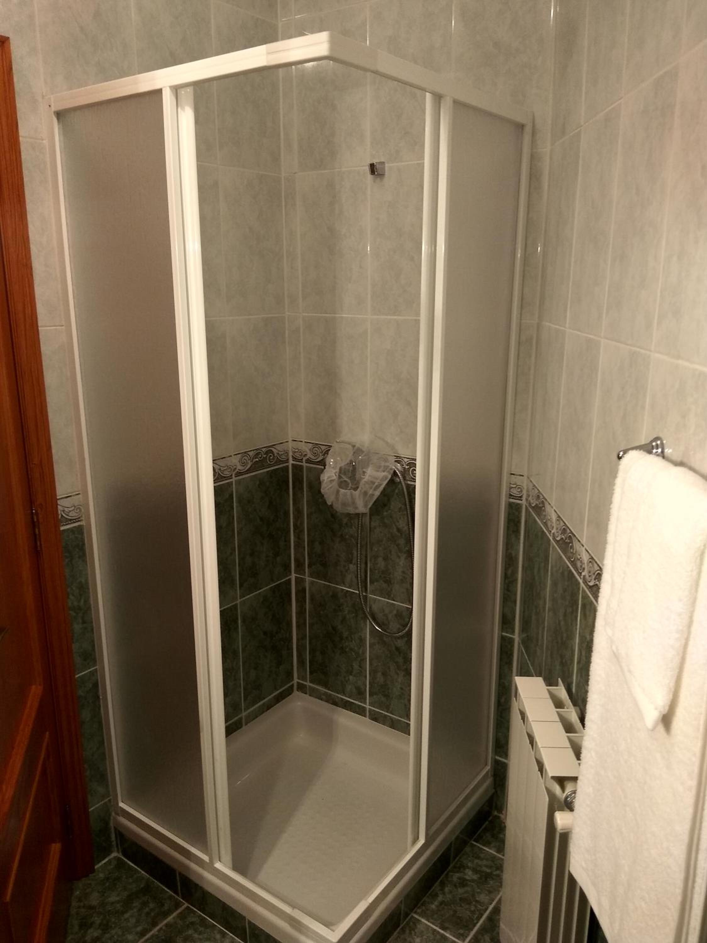 Single Room with Private Bathroom photo 1