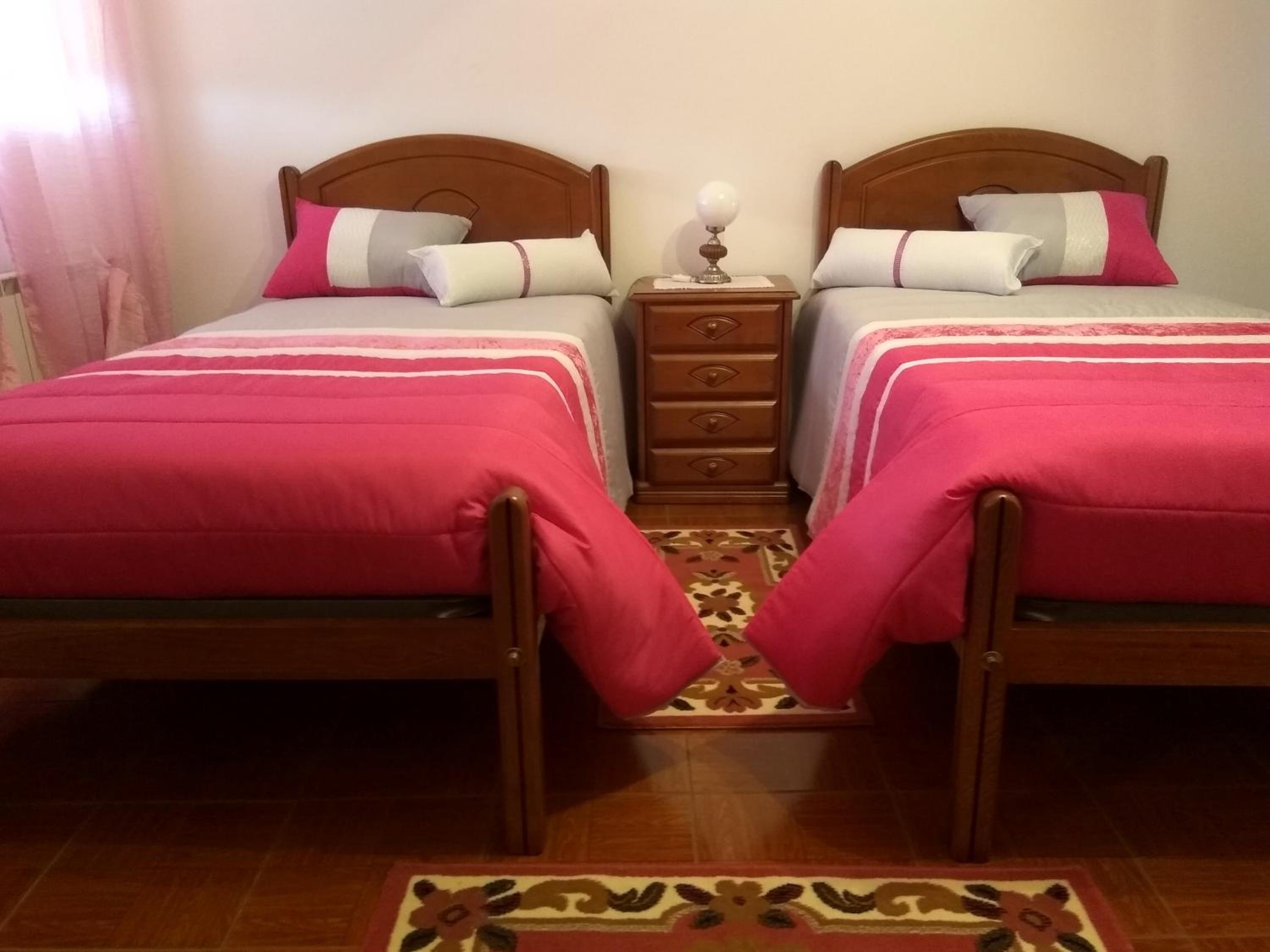 Twin Room with Private Bathroom photo 3