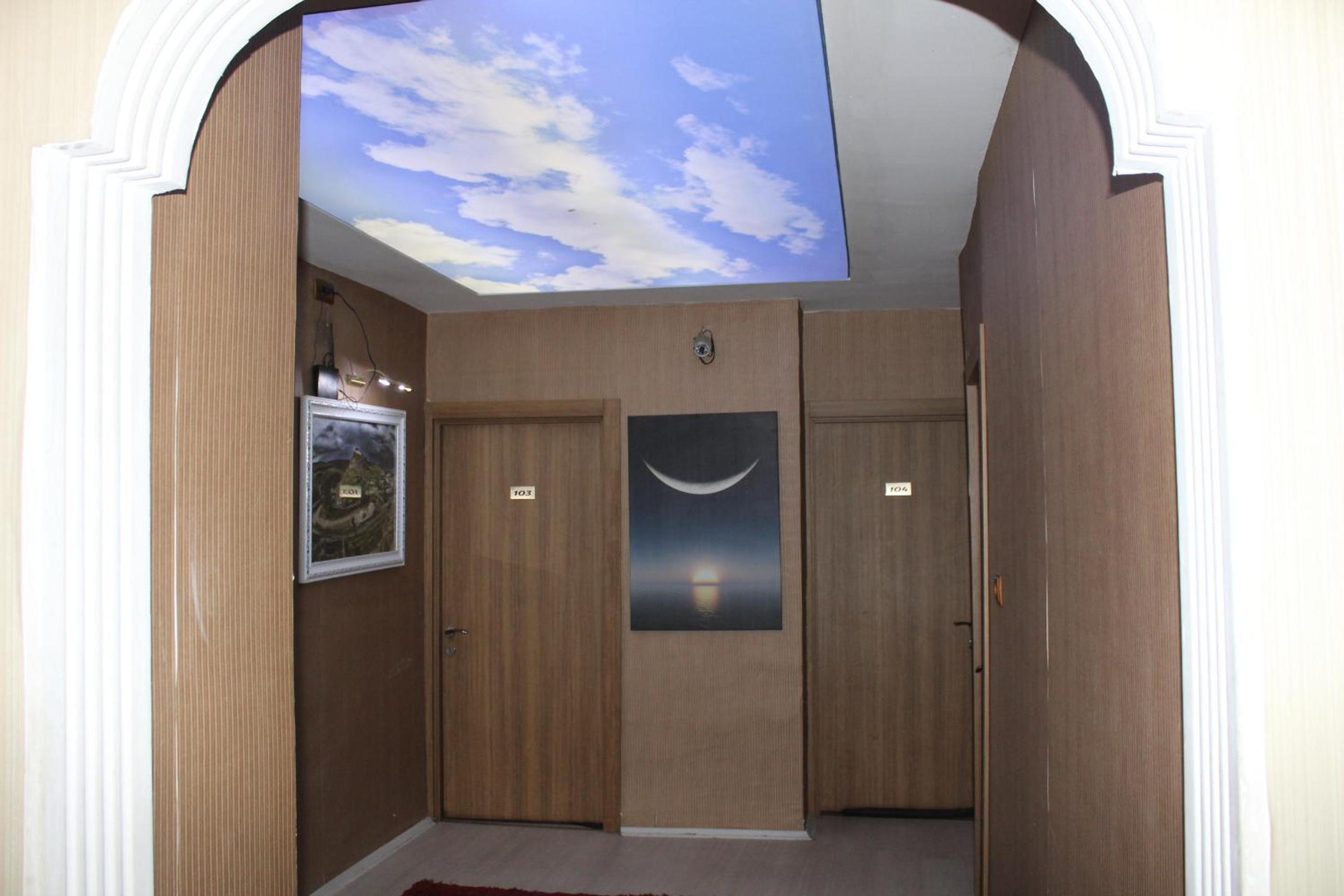 Deluxe Double Room (2 Adults + 1 Child) photo 1