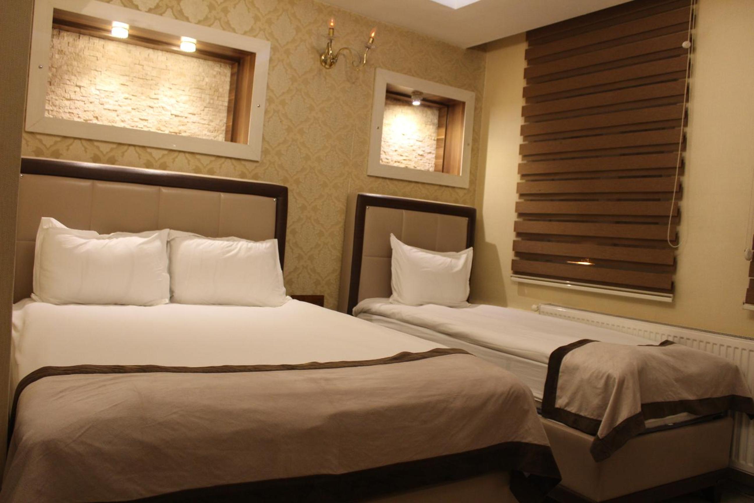 Triple Room with Bathroom photo 1