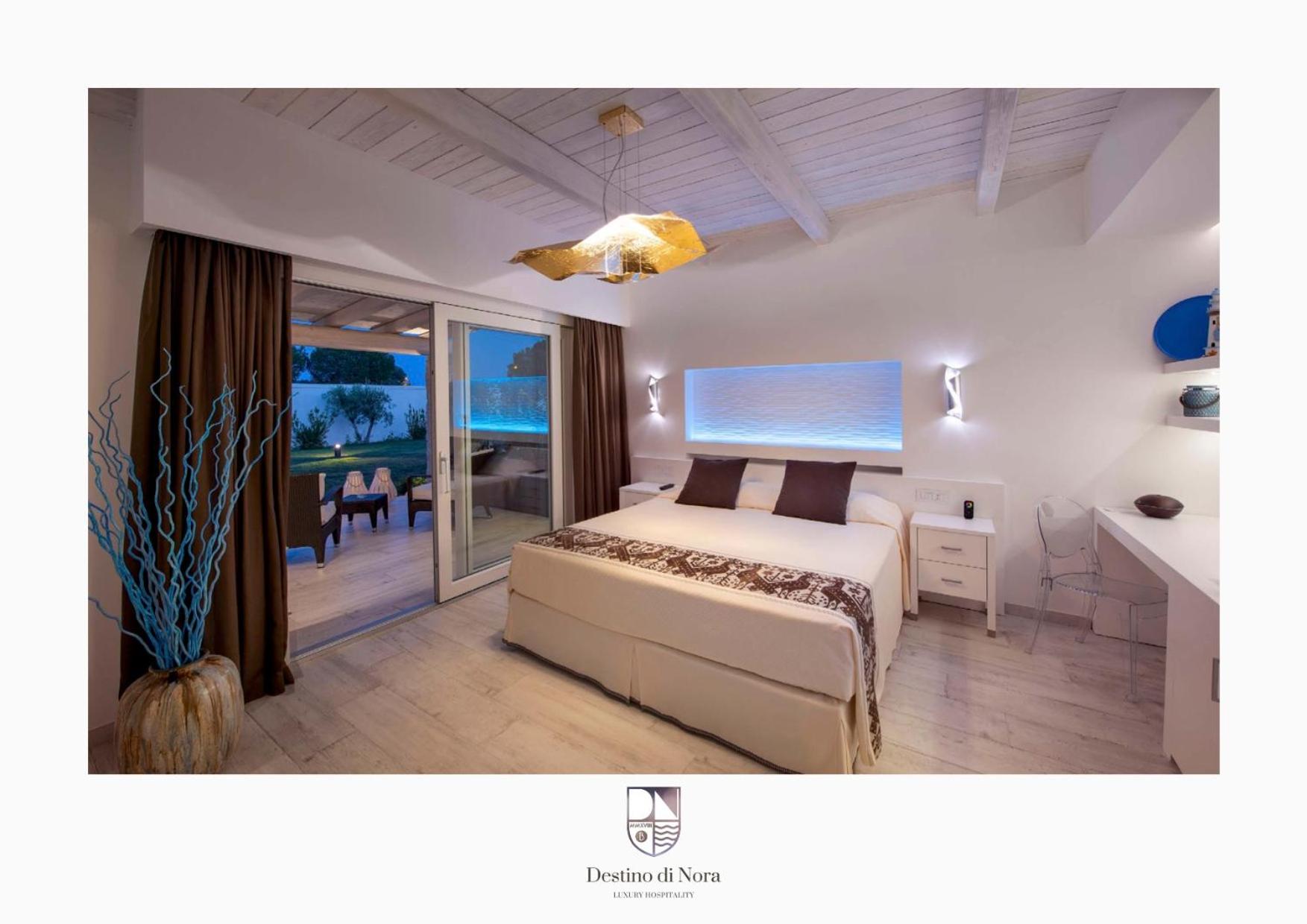 Deluxe Suite with Spa Bath photo 3