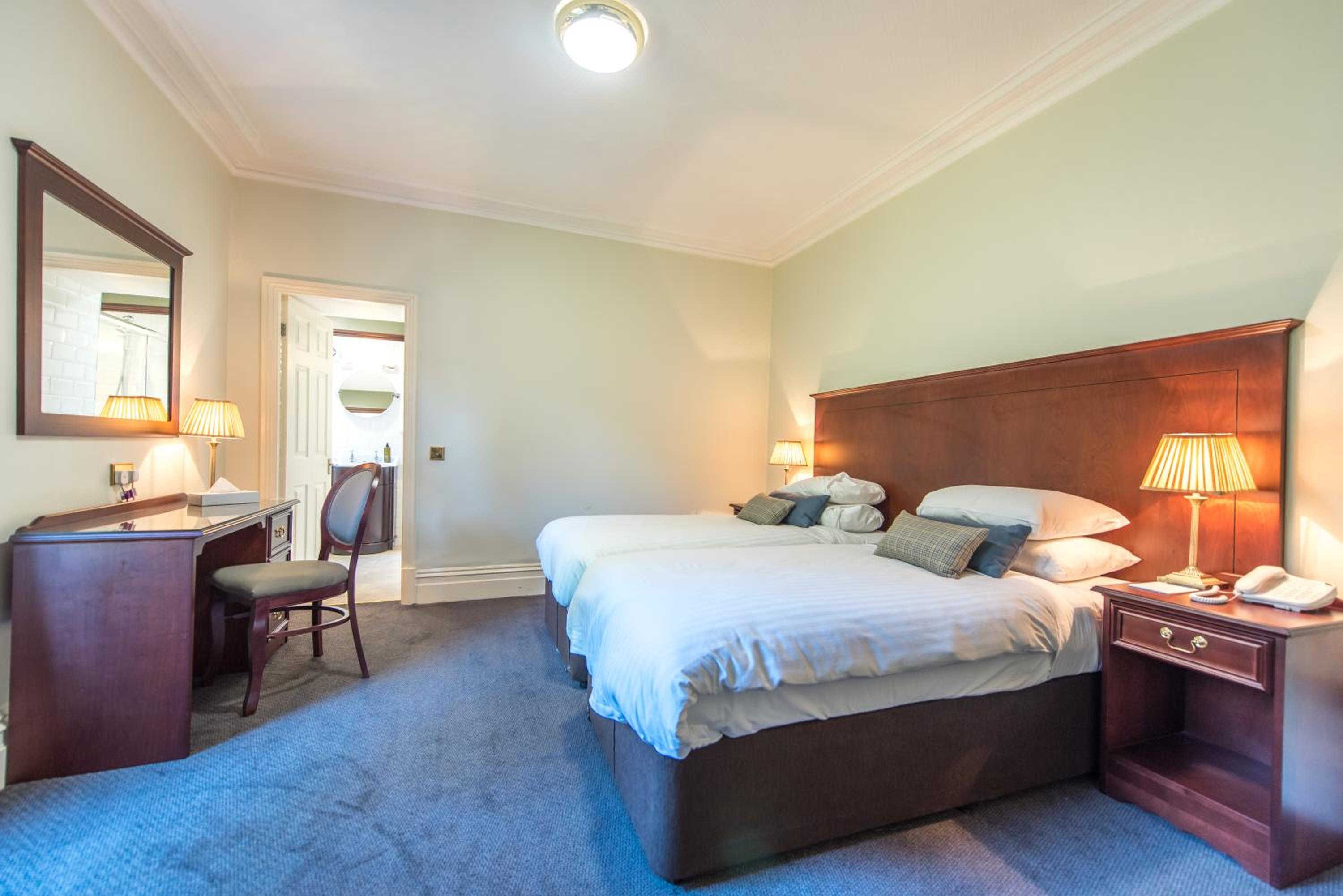 Superior Twin Room - Photo 4
