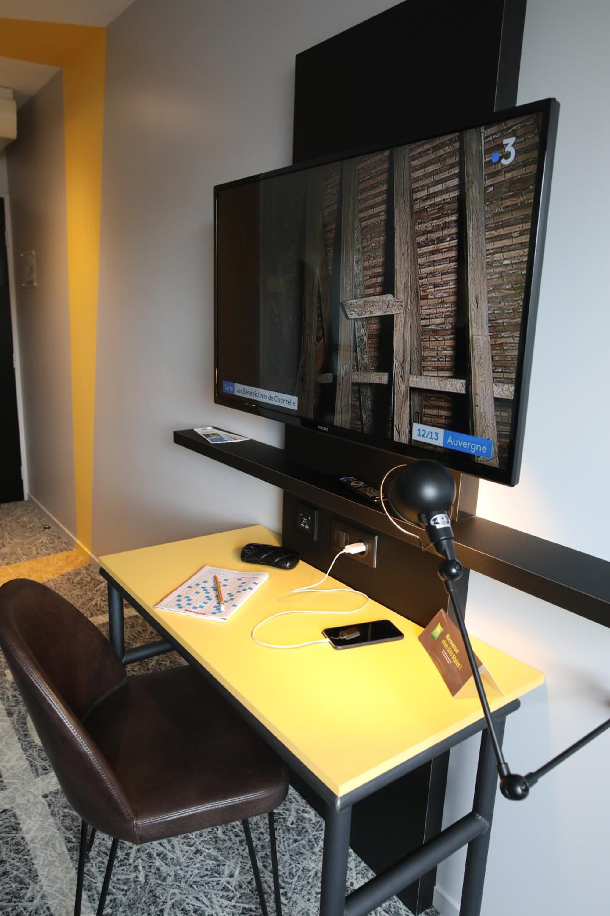 Standard Double Room - Photo 10