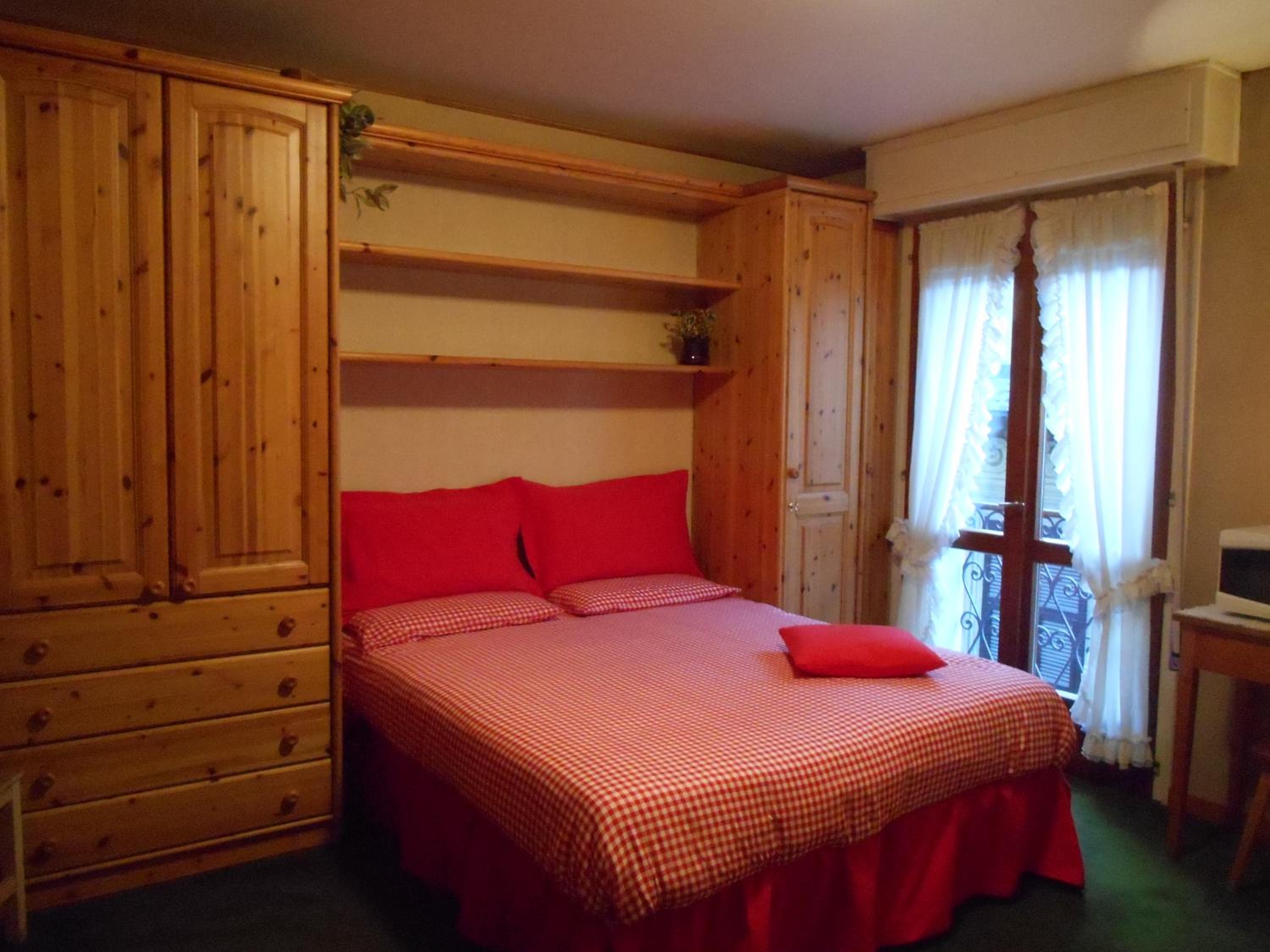 Studio Apartment photo 2