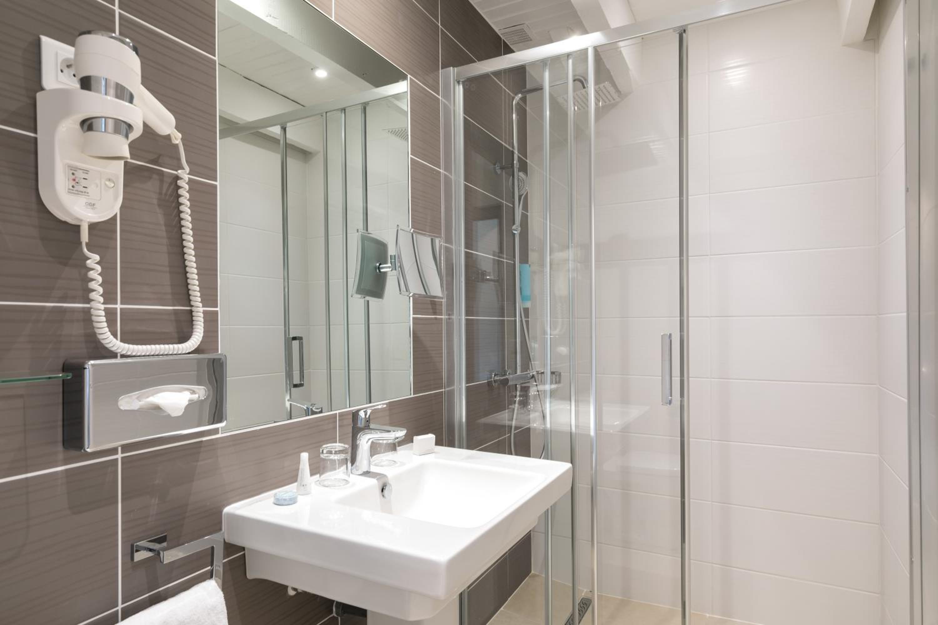 Superior Double or Twin Room - Photo 2