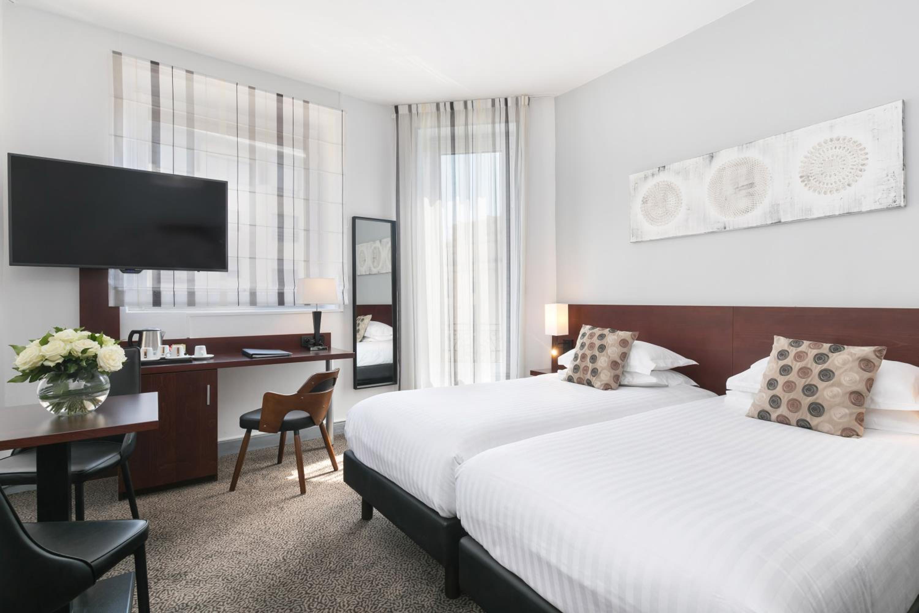 Prestige Room - Photo 13