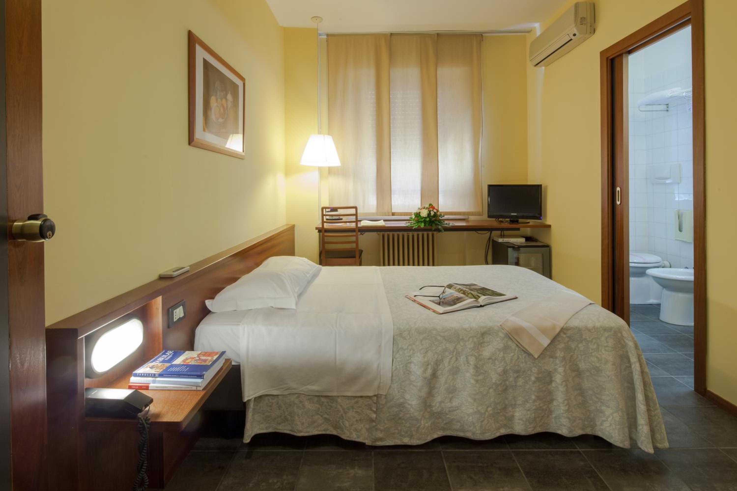 Single Room photo 1