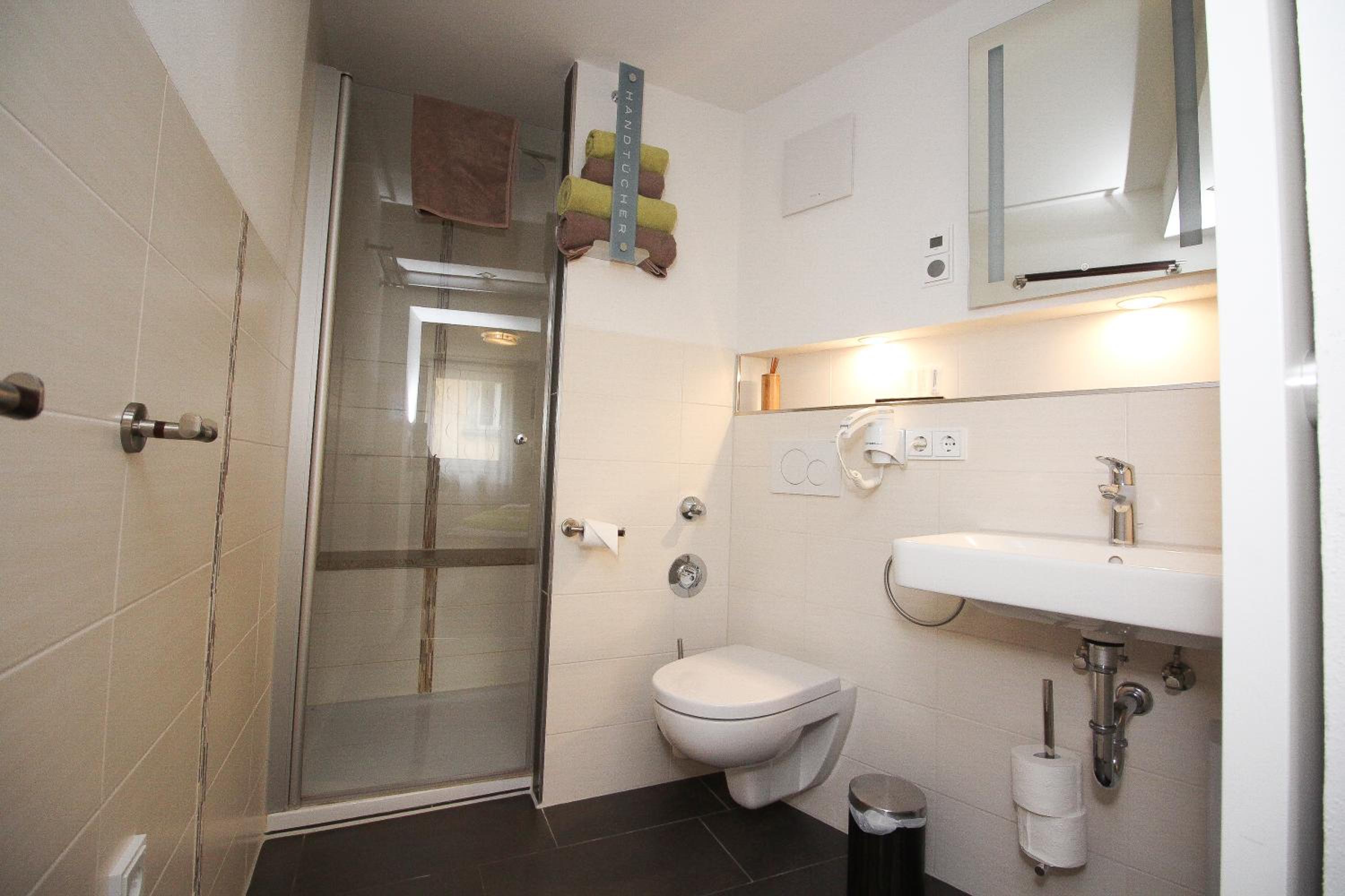 Studio Apartment without cooking facilities - Photo 9