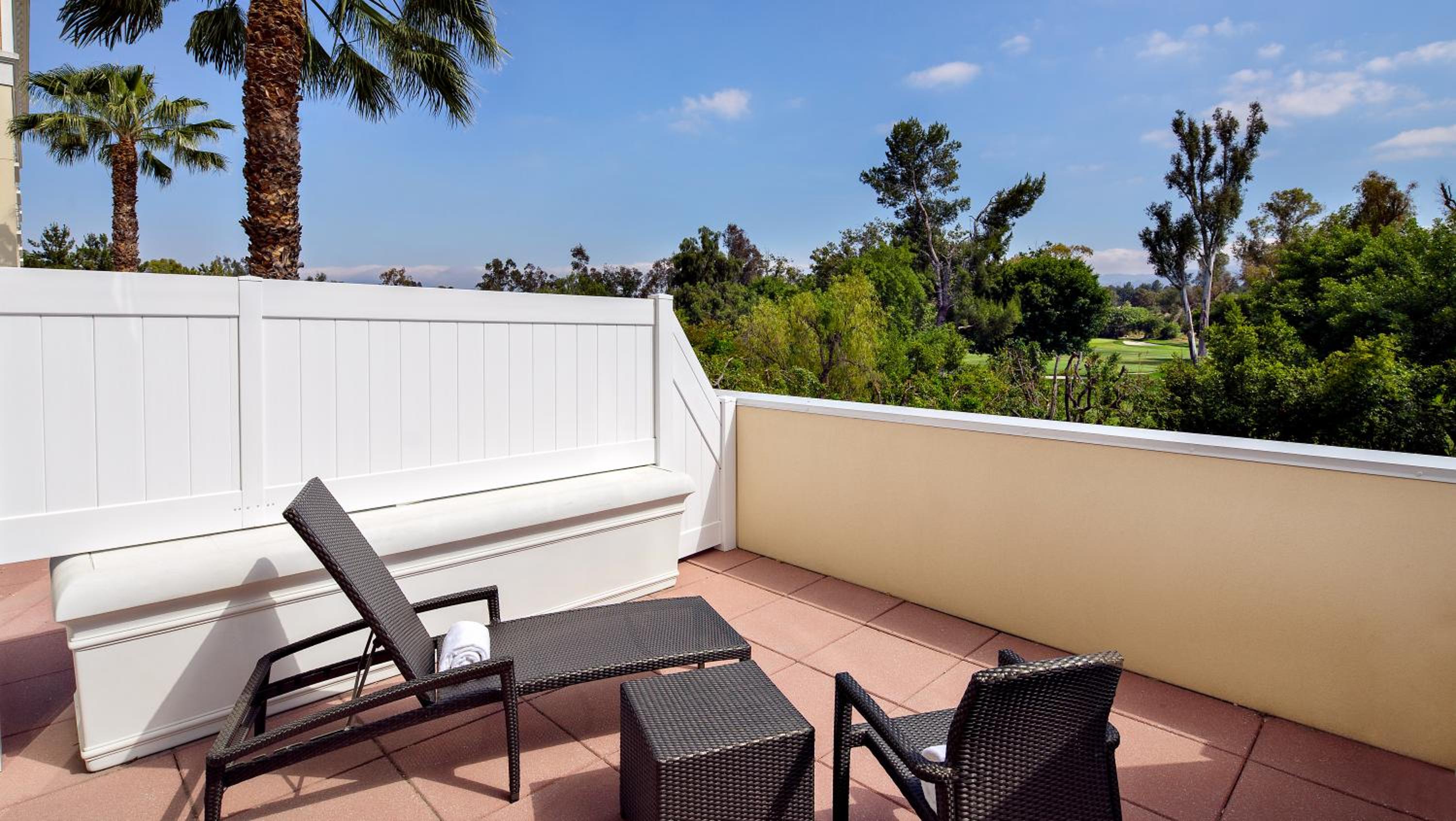 King Room with Terrace - Photo 12