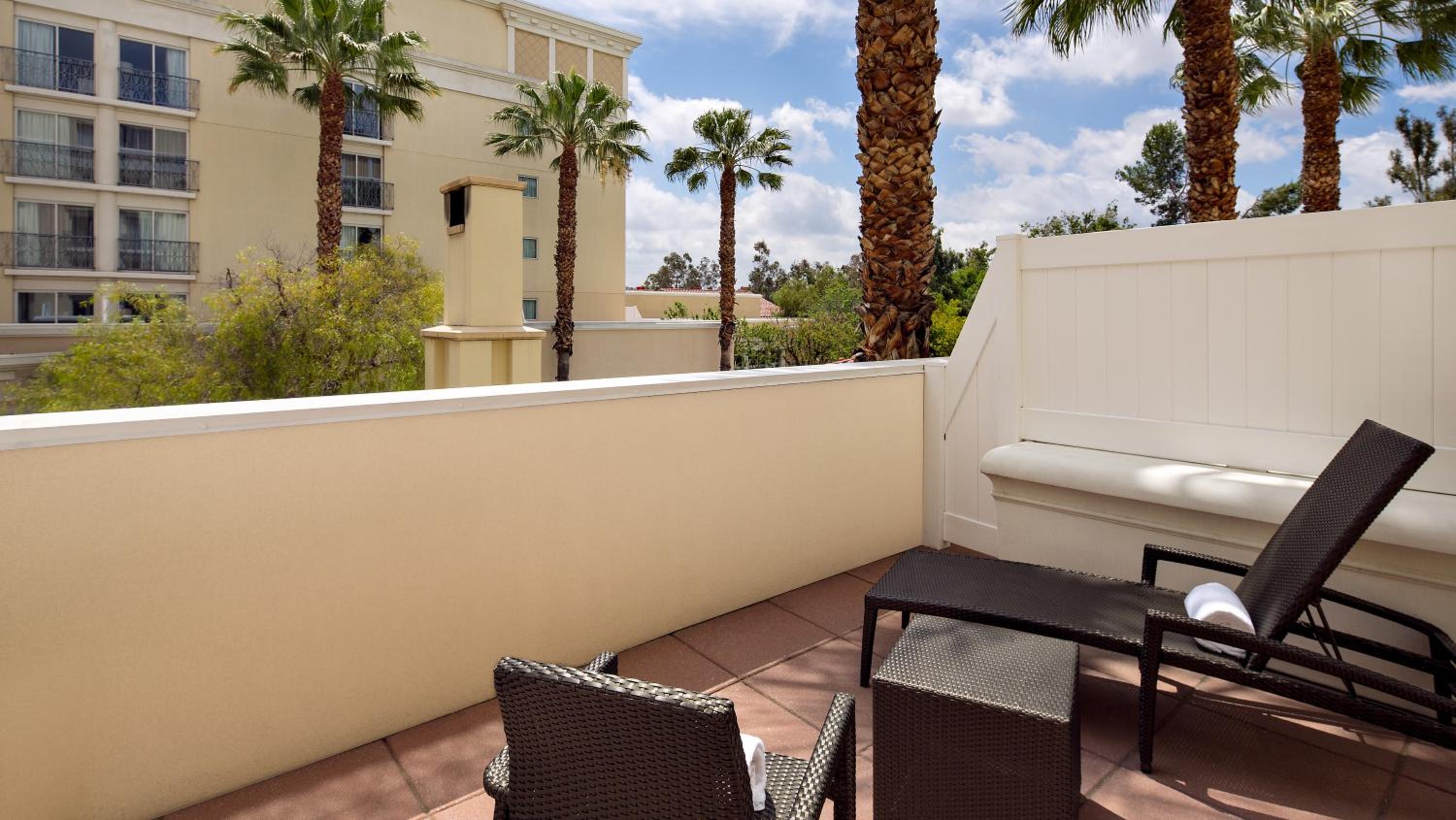 King Room with Terrace - Photo 13