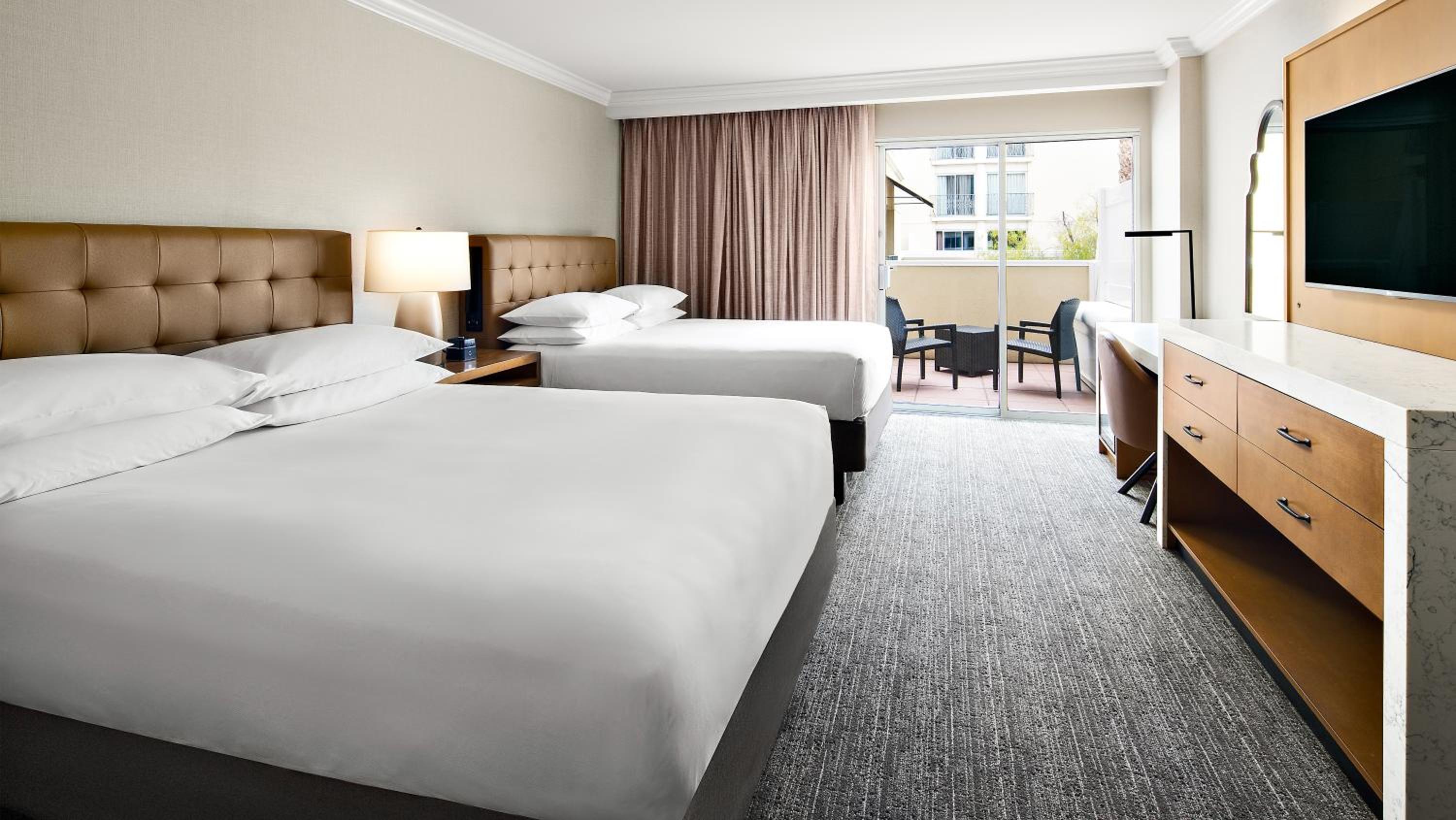 Queen Room with Two Queen Beds and Terrace - Photo 11