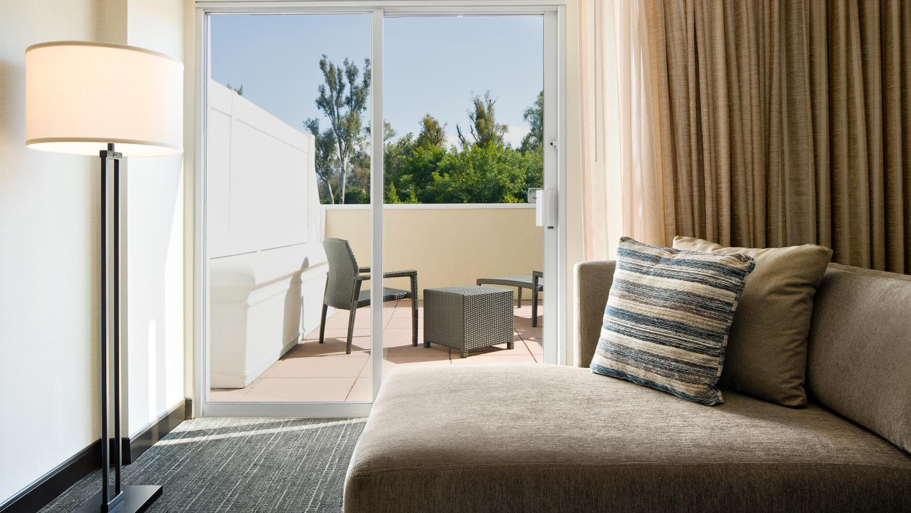 King Room with Terrace - Photo 10