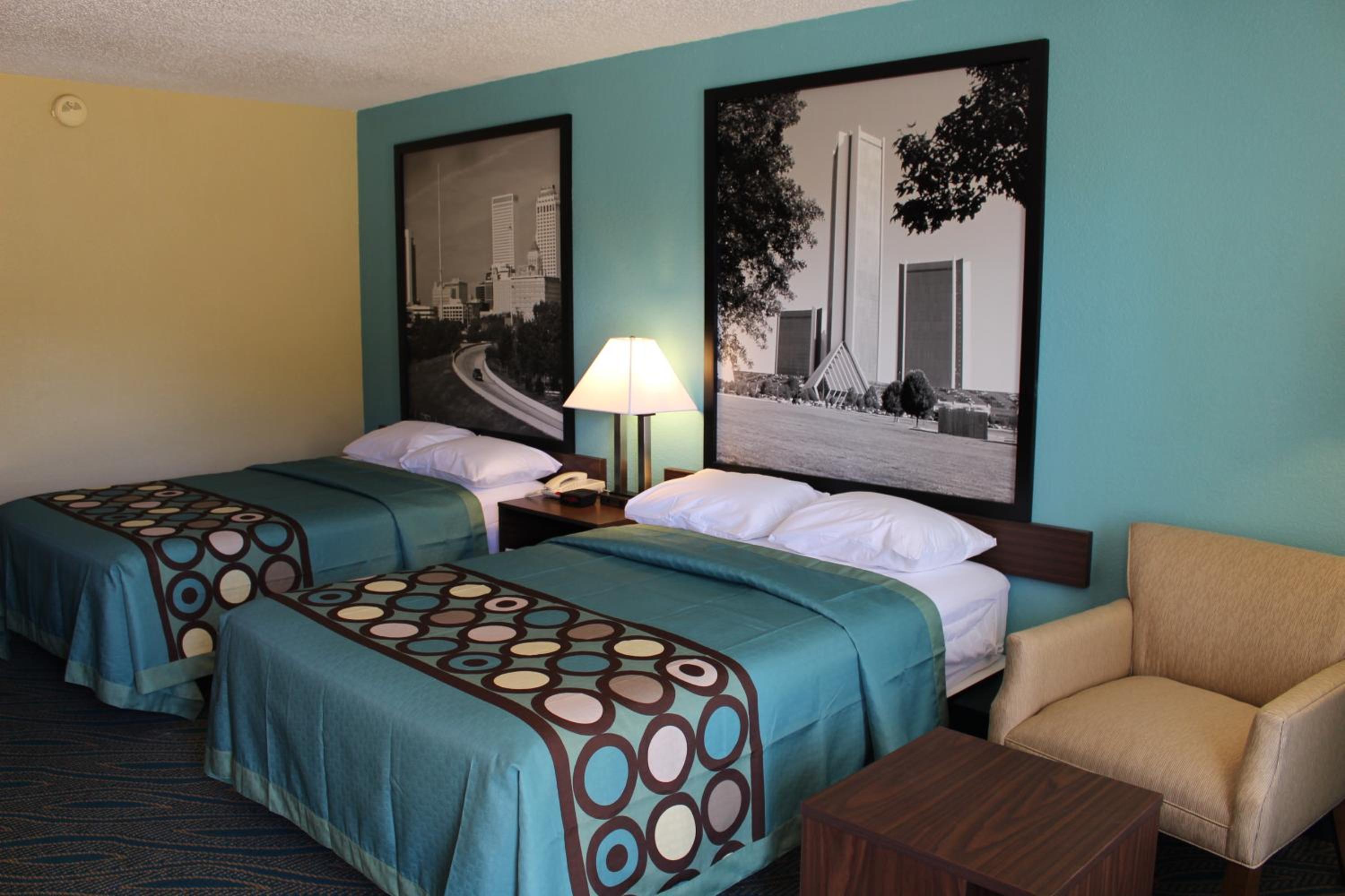 Double Room with Two Double Beds - Smoking photo 1