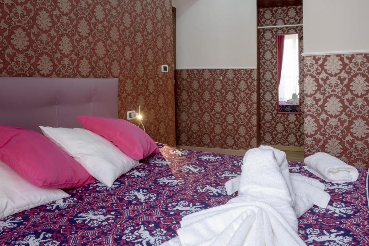 Double or Twin Room photo 3