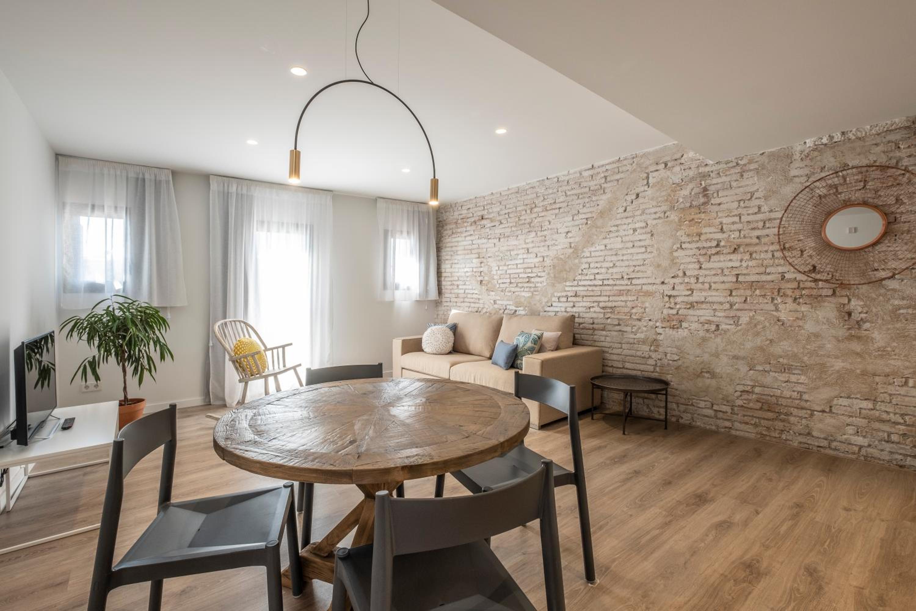 Apartamento con Balcón