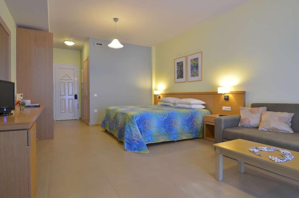 Studio Apartment with Sea View