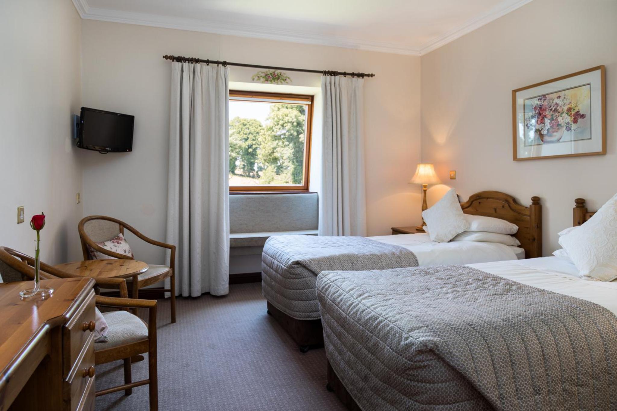Twin Room - Photo 1