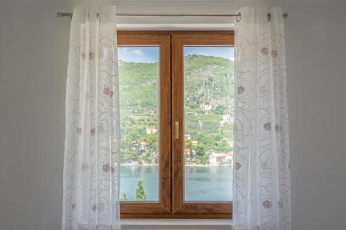One Bedroom Apartment with Balcony and Sea View photo 1