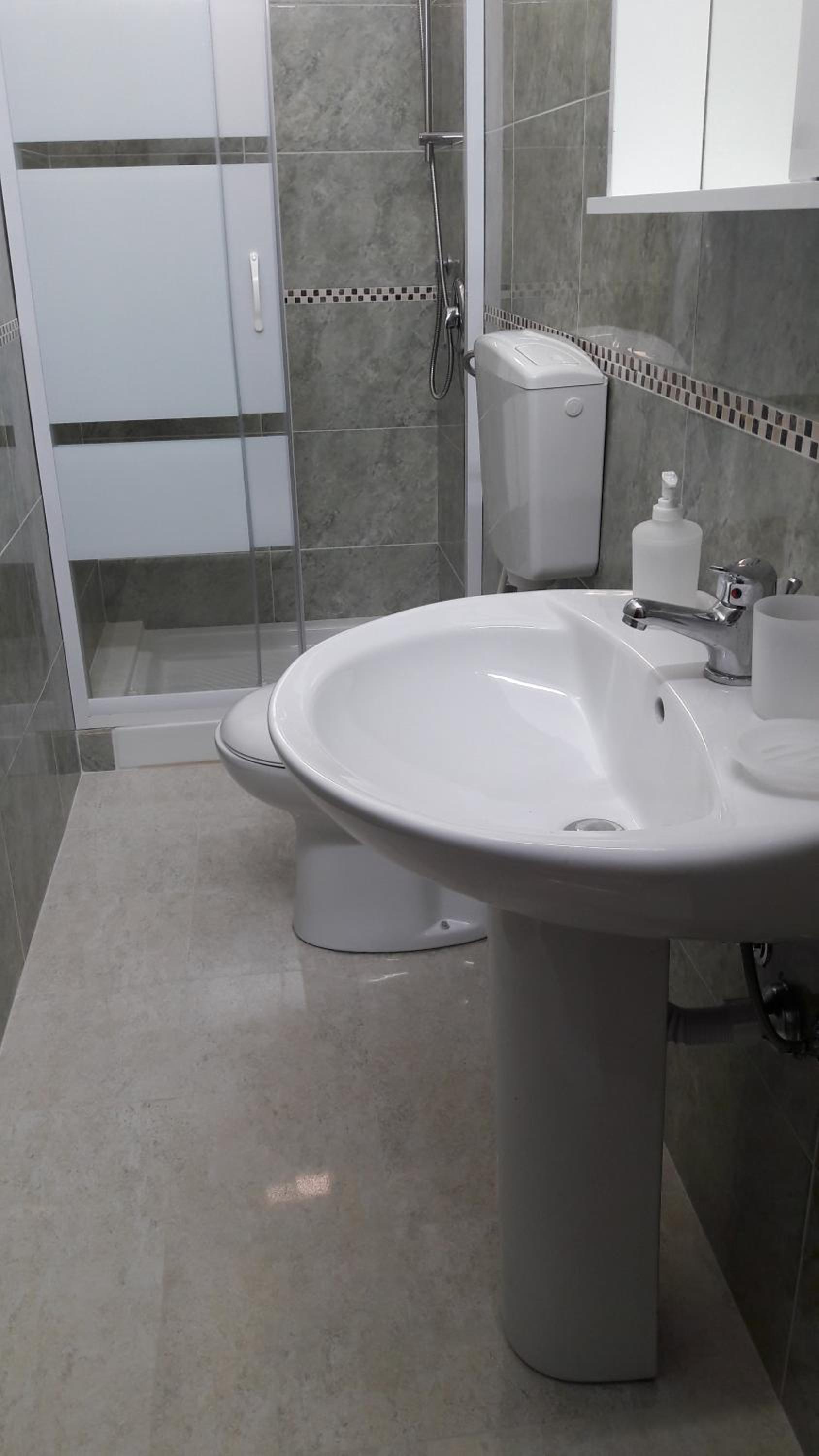 Quadruple Room with Private External Bathroom - Photo 4