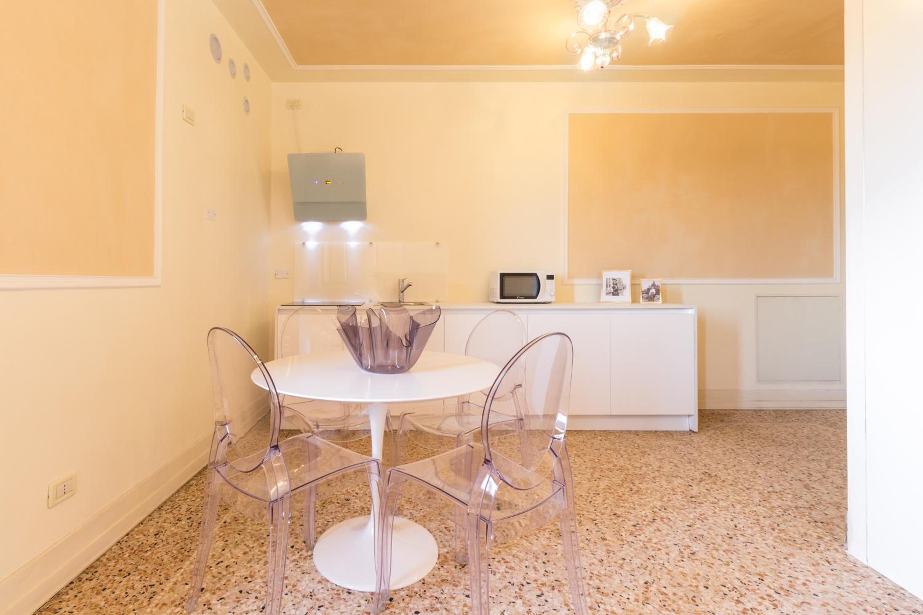 Studio Apartment photo 2