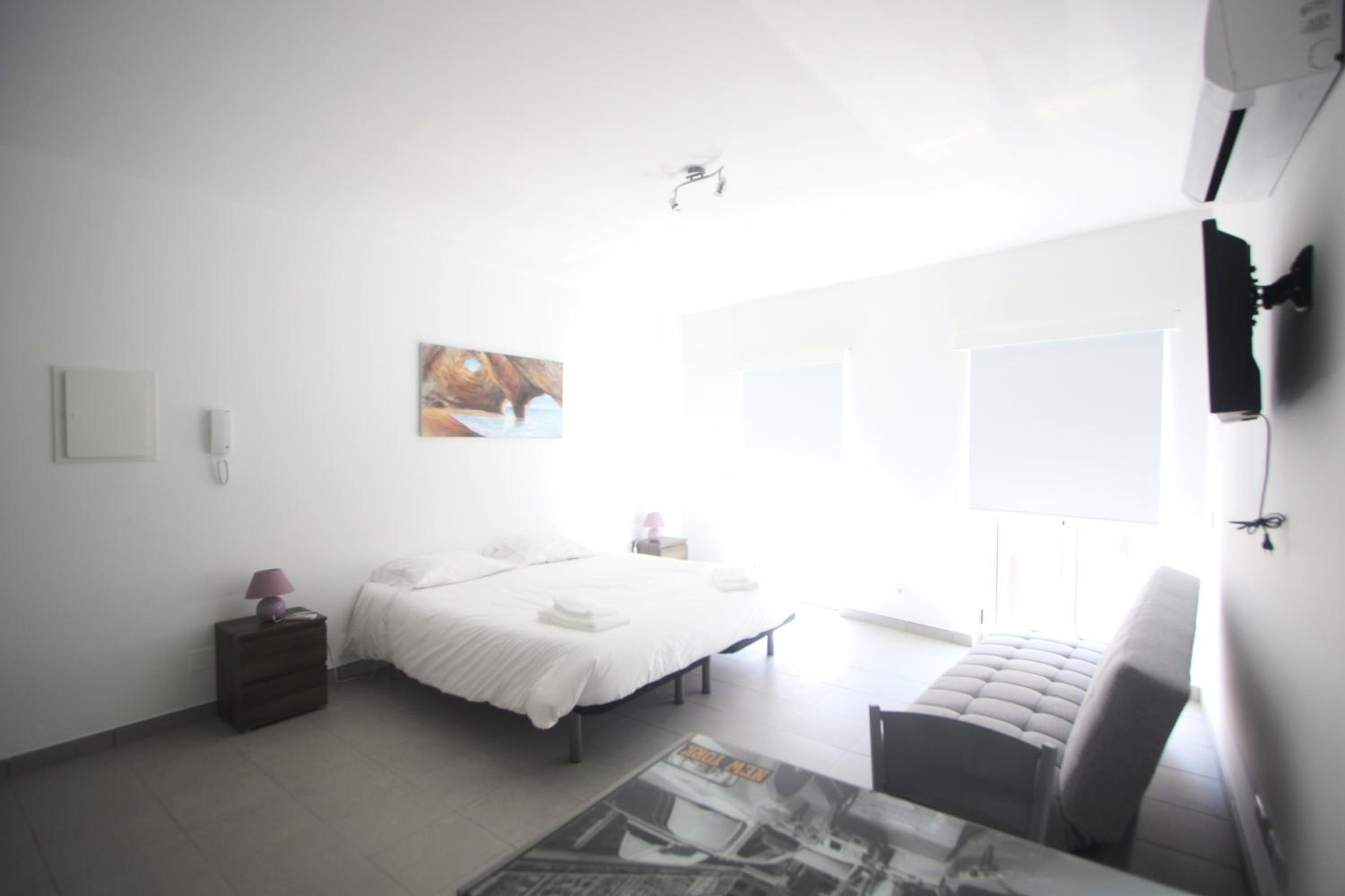 Double or Twin Room with Private Bathroom photo 1