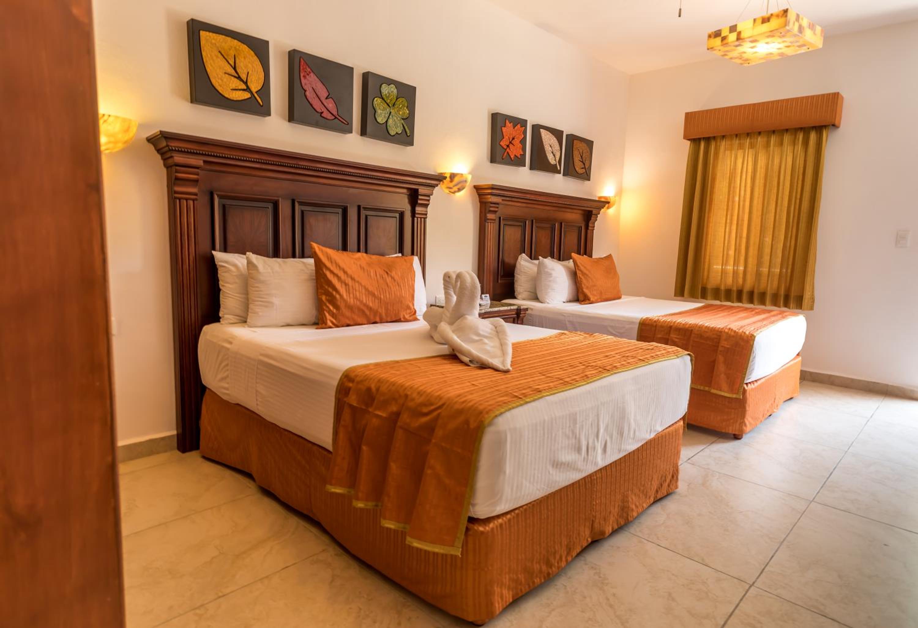 Deluxe King Room - Photo 5