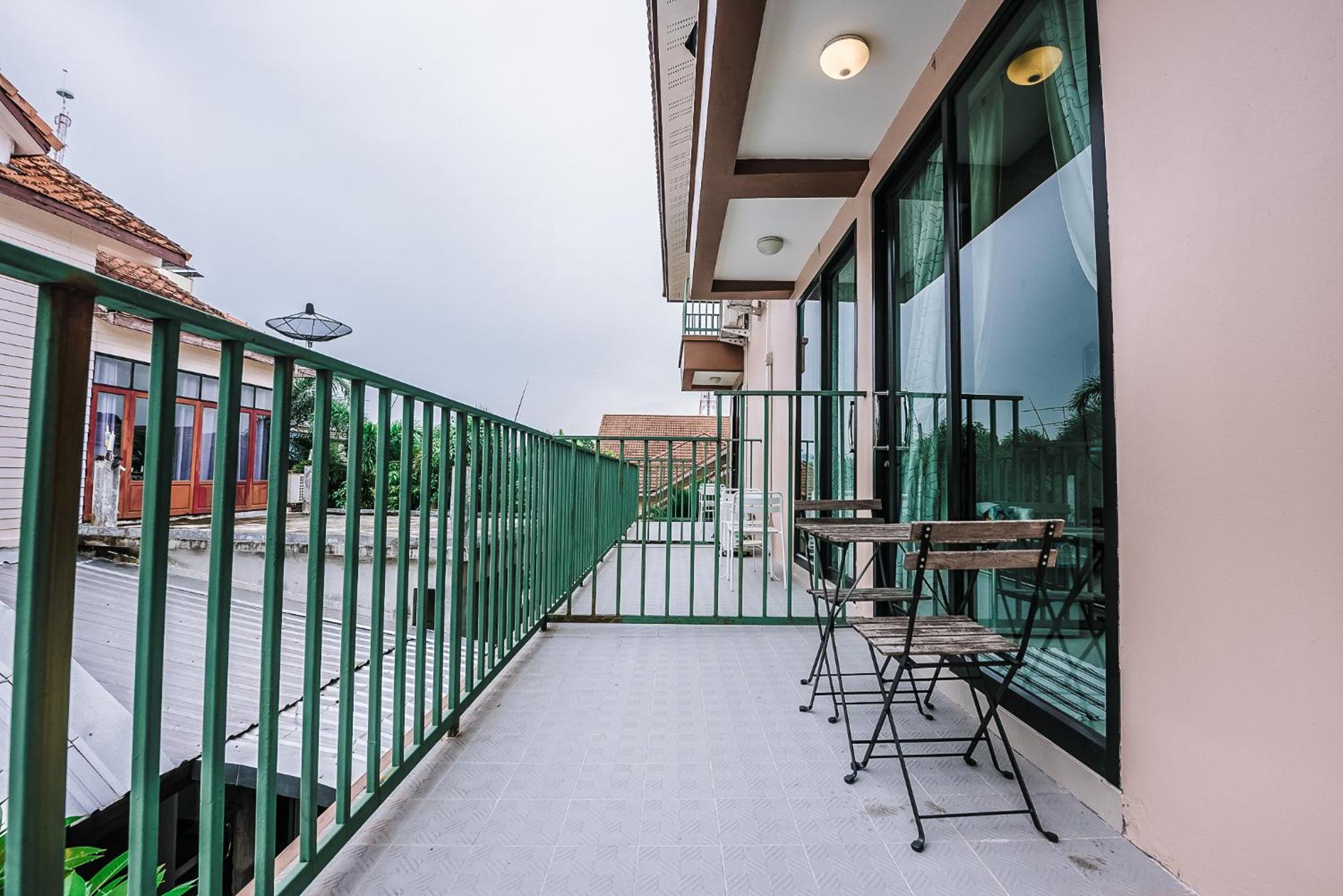 Apartment with Balcony - Photo 13