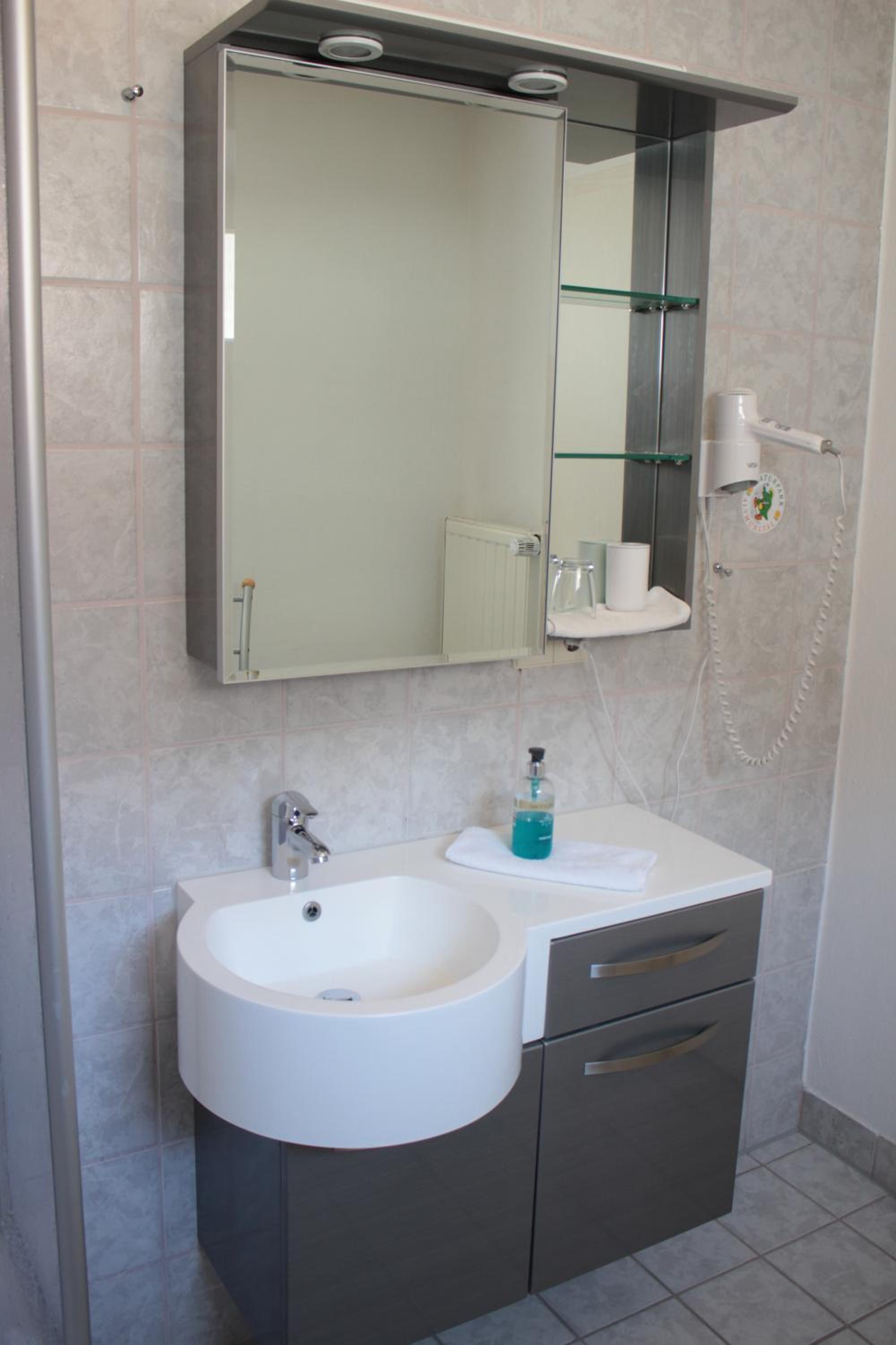 Single Room with Bathroom photo 3