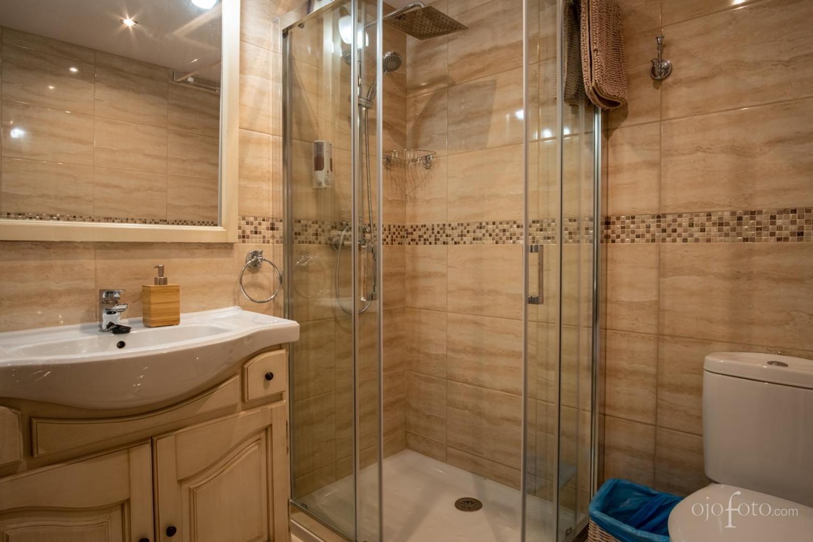 Double Room with Private External Bathroom photo 2