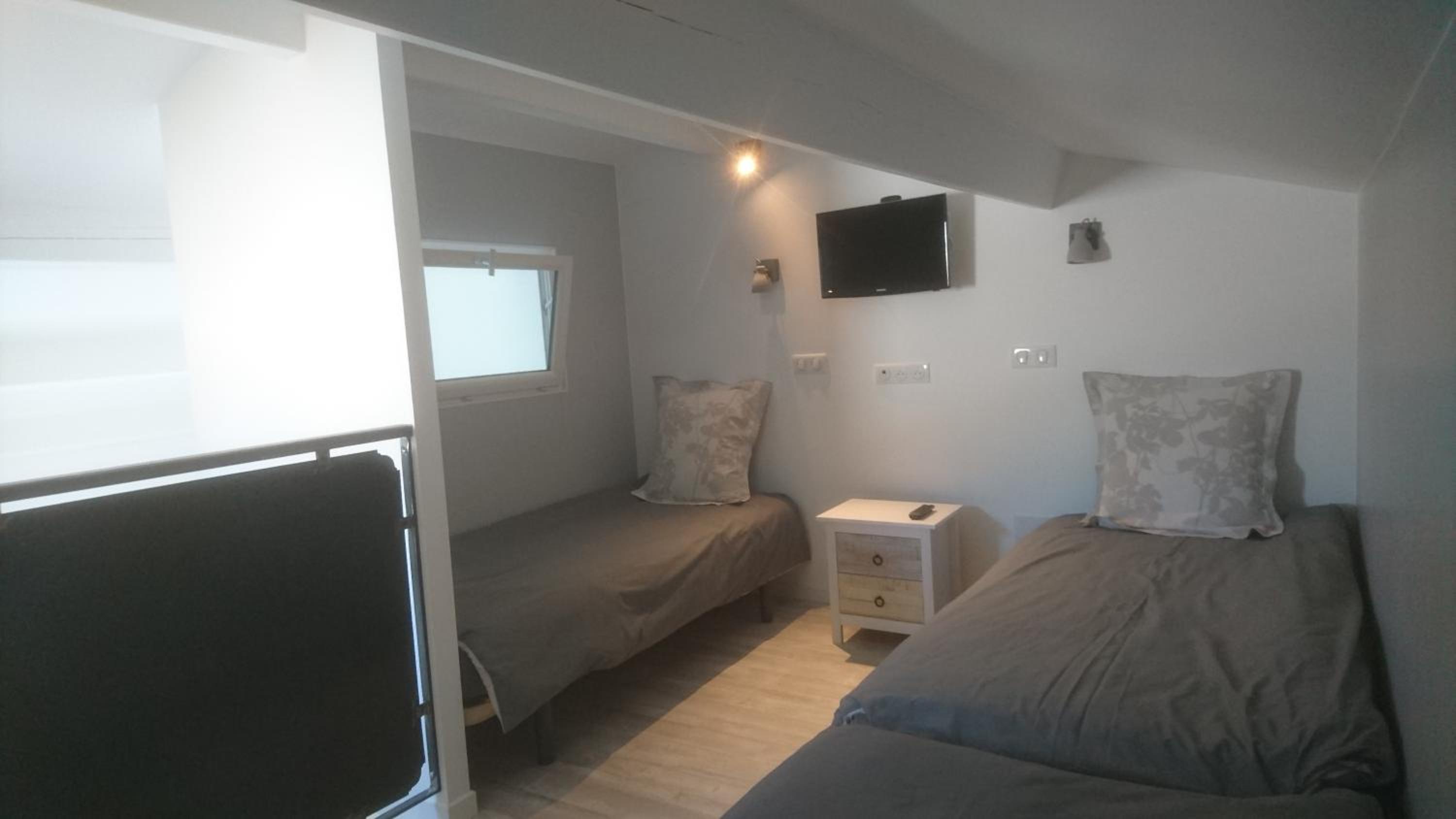 Family Room with Garden View photo 3
