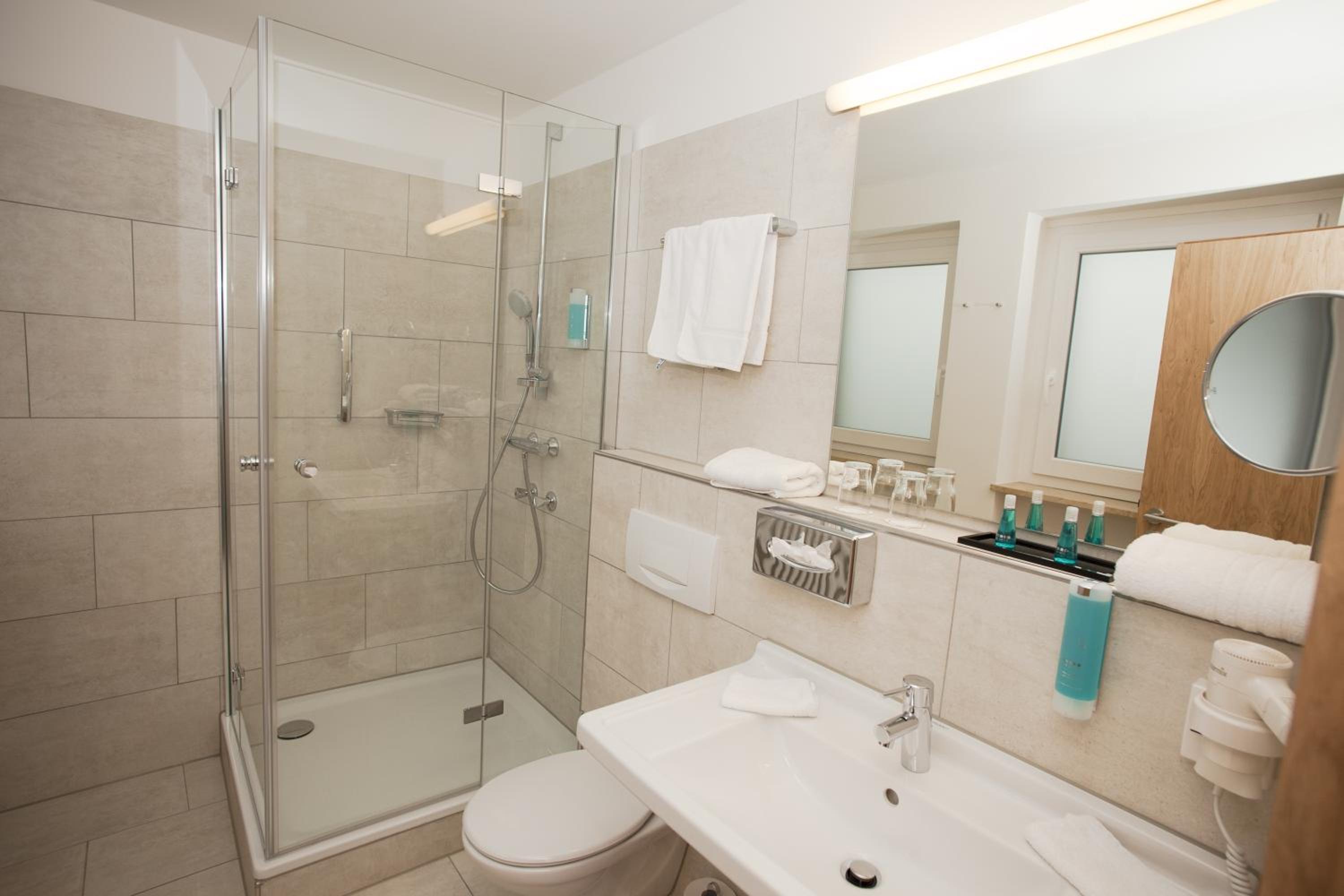 Hotel Park Double Room – Land Side - Photo 8