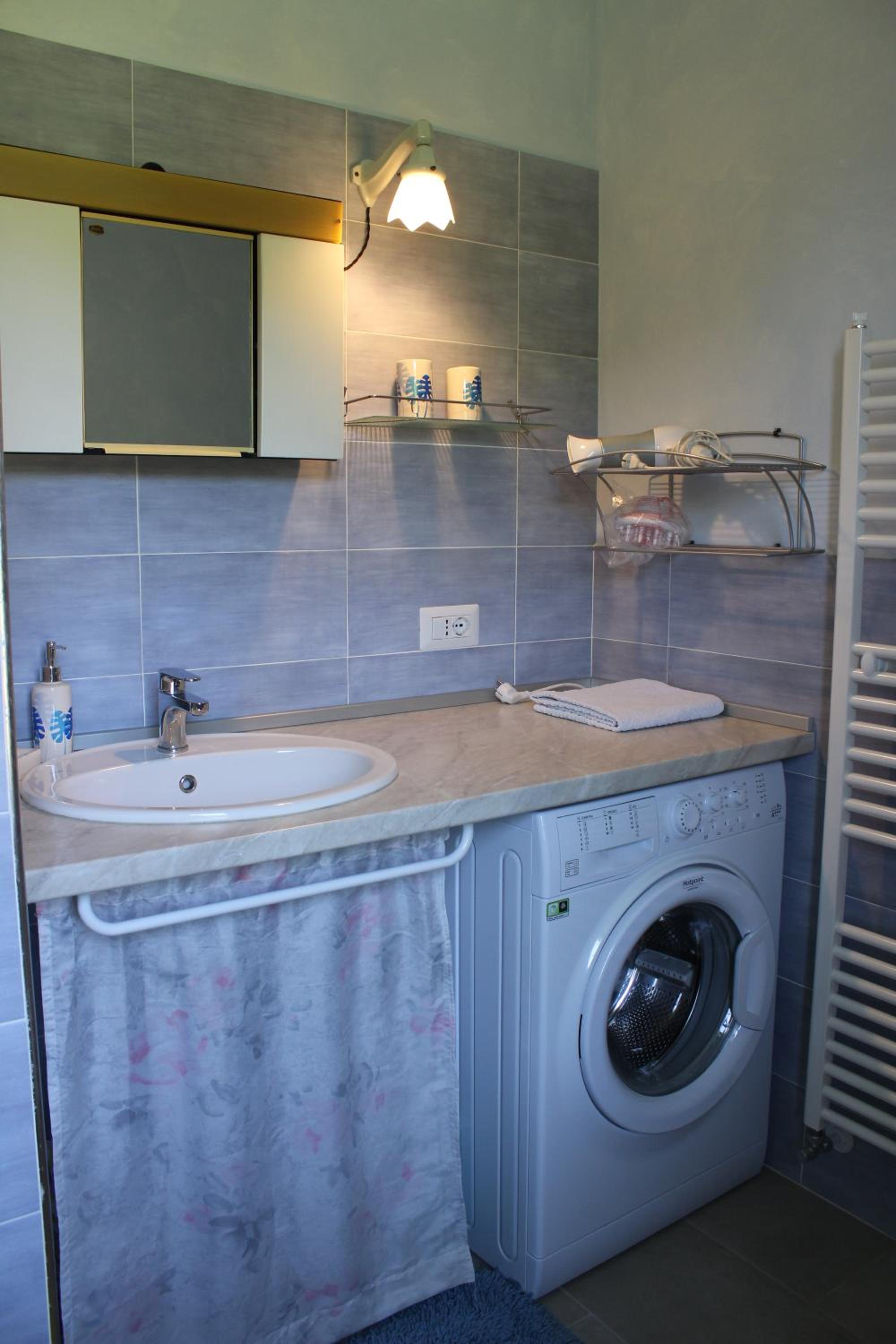 Double or Twin Room with Shared Bathroom photo 3