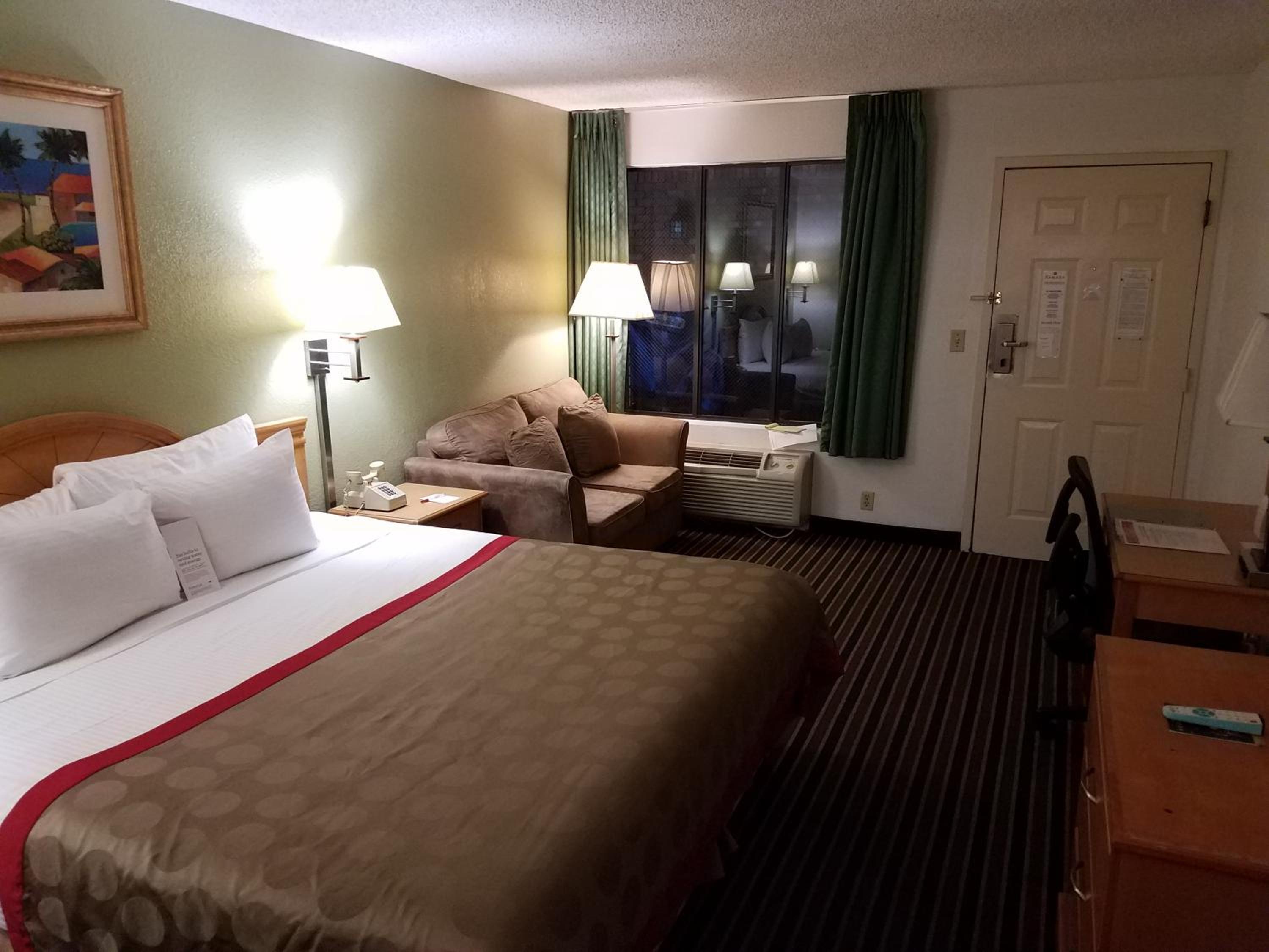 King Room- Non-Smoking - Photo 1