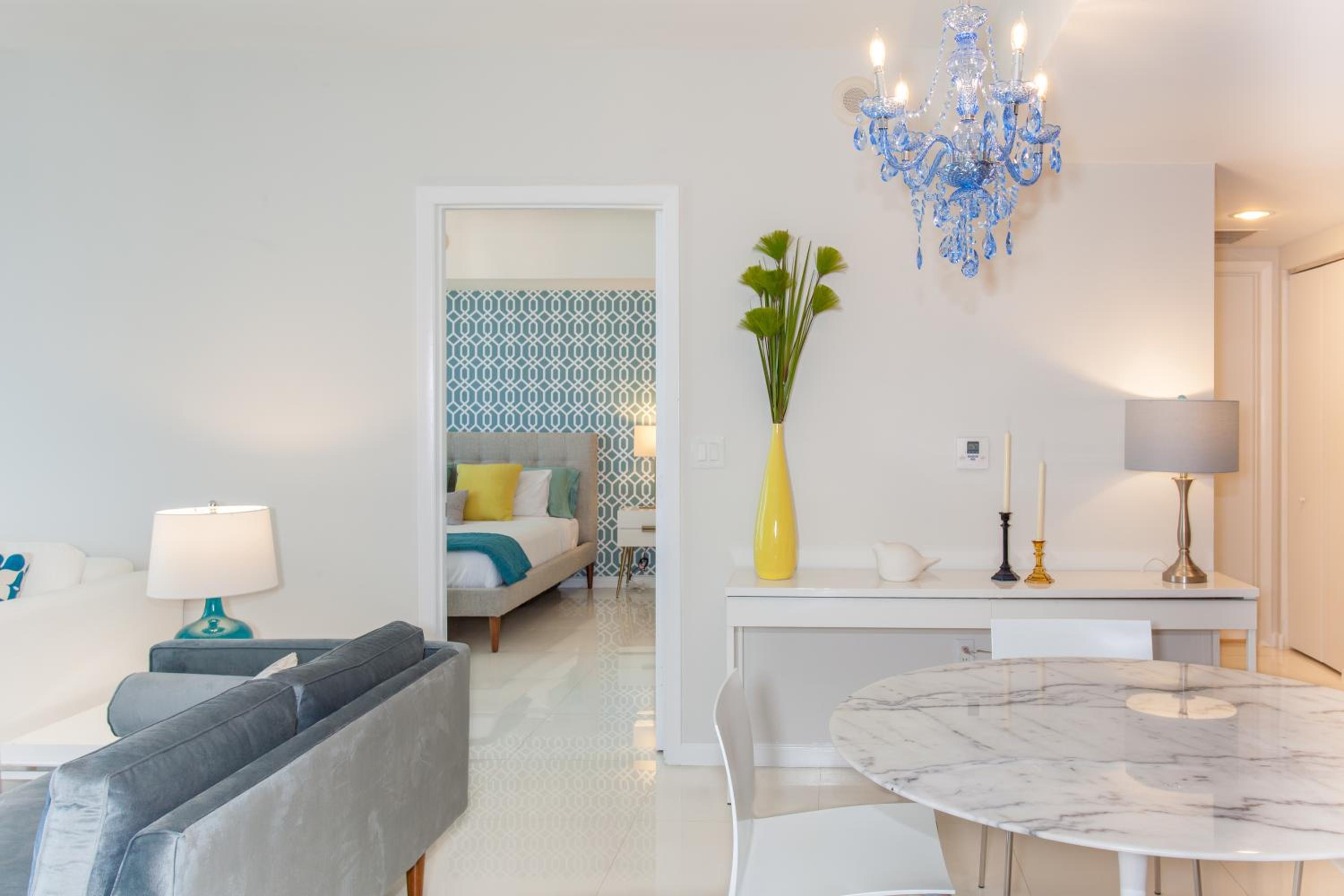 Boutique One Bedroom Apartment Ocean Views Balcony thumbnail 5