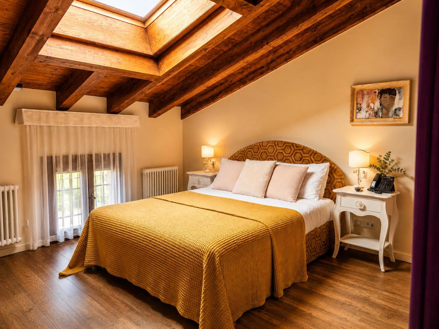 Deluxe King Room photo 1