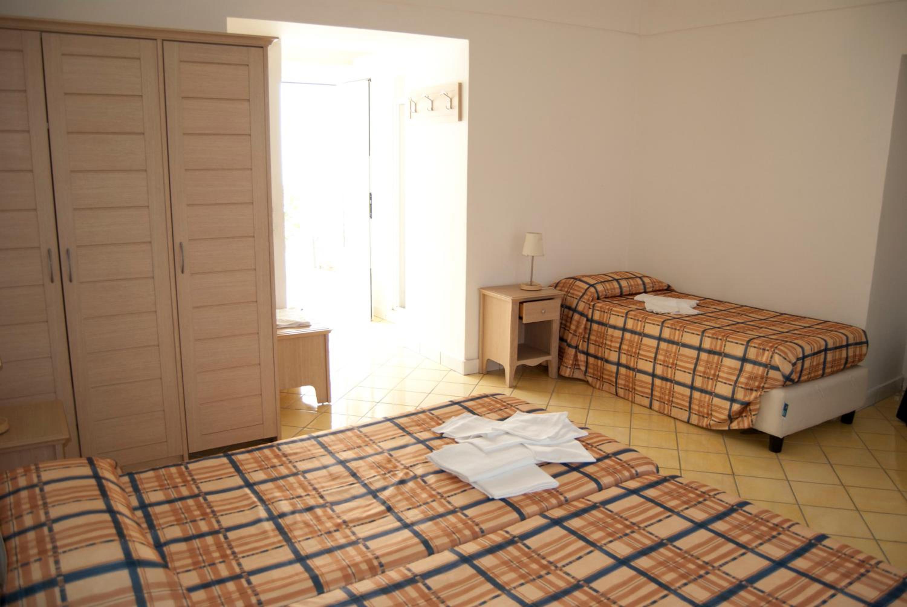 Family Room - Photo 4