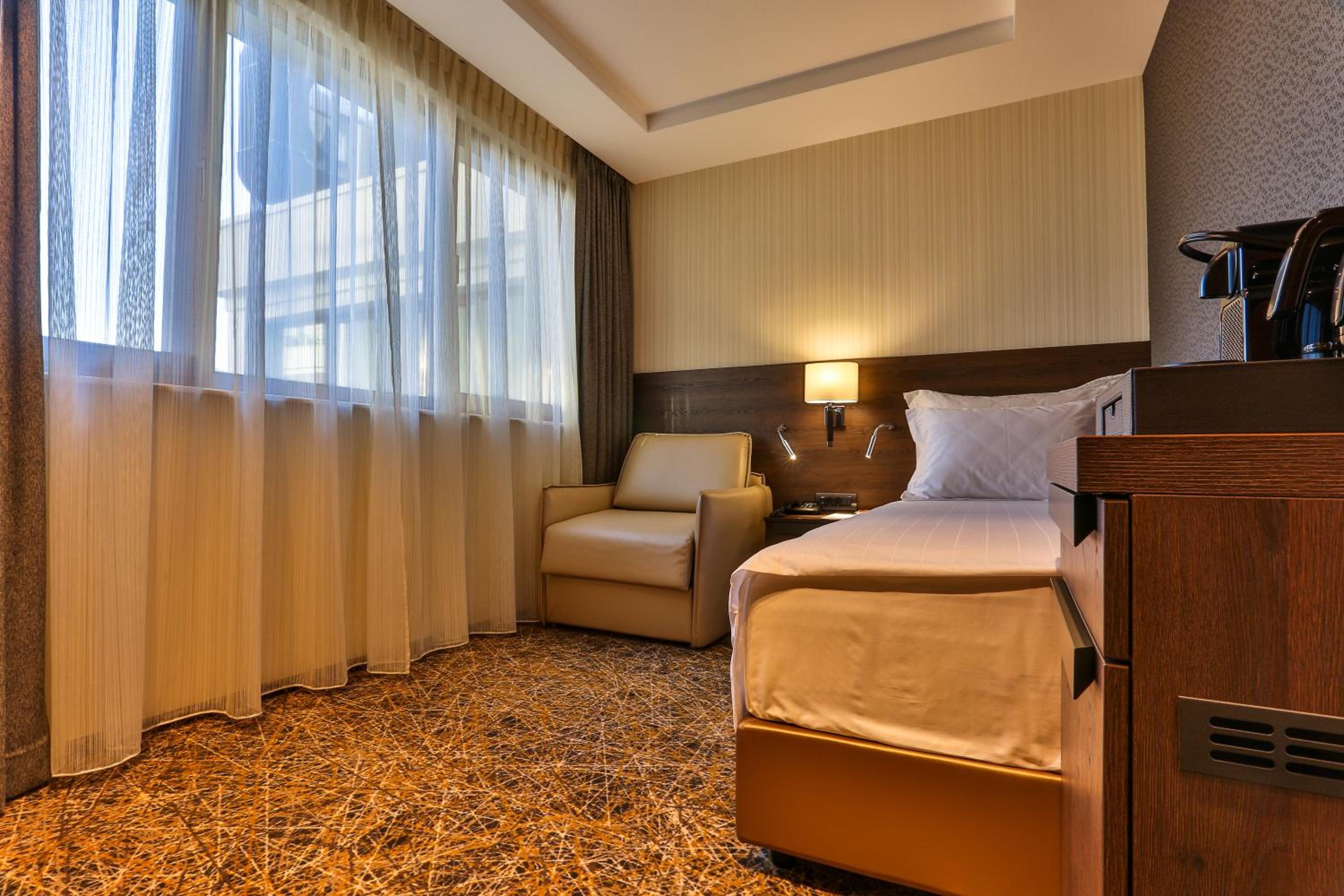 Economy Room
