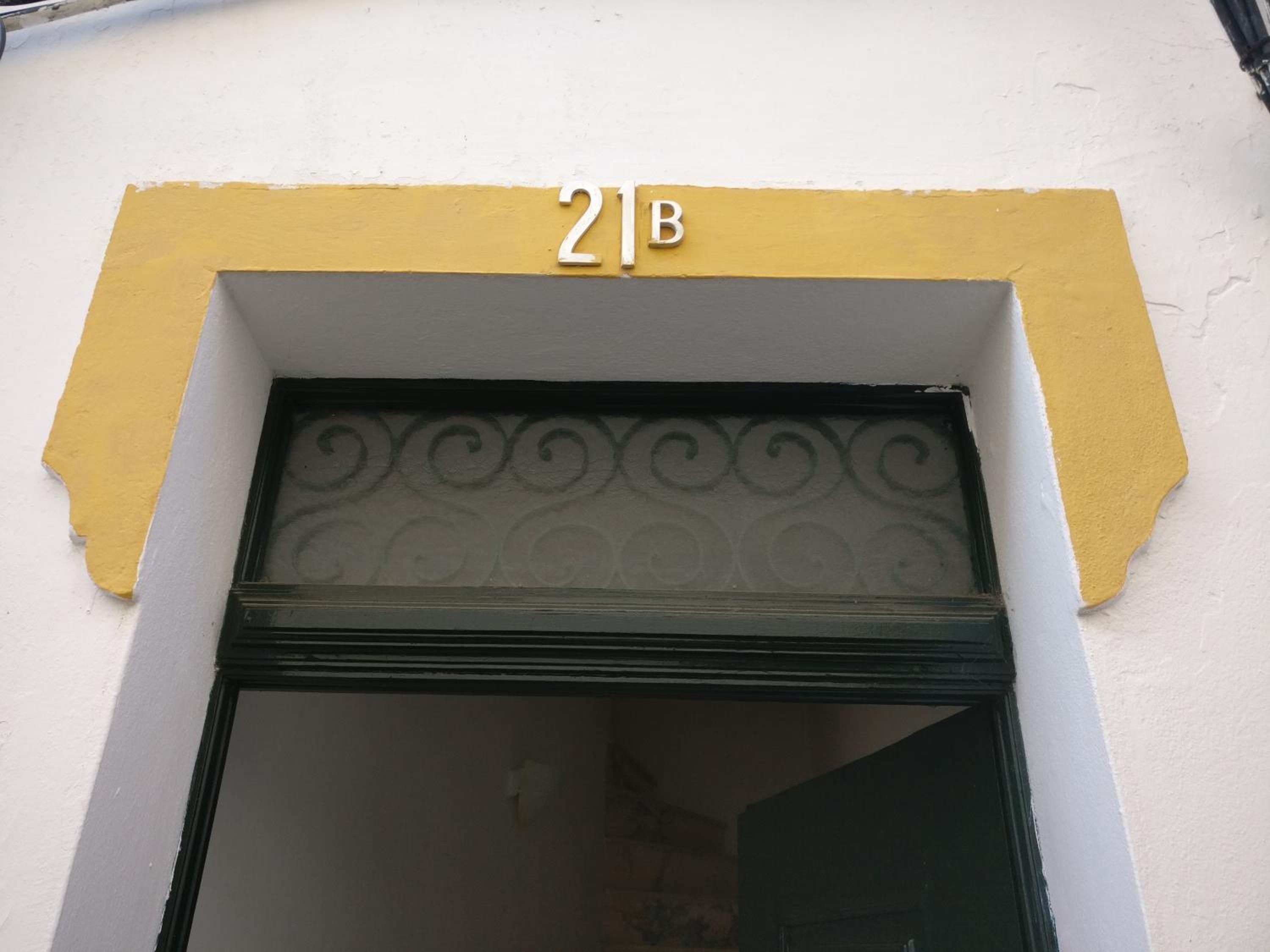 Apartment with Terrace - Photo 6