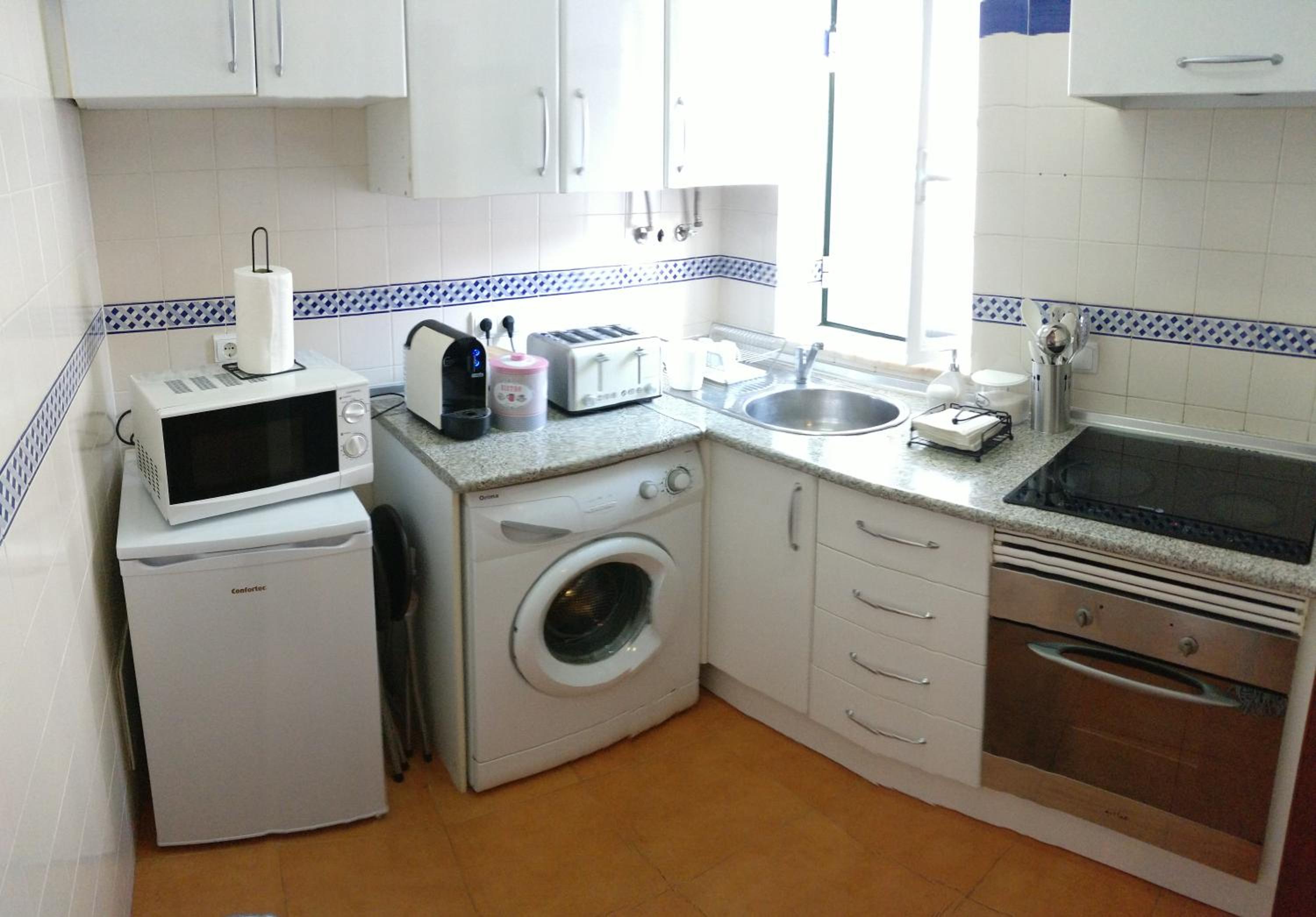 Apartment with Terrace - Photo 7