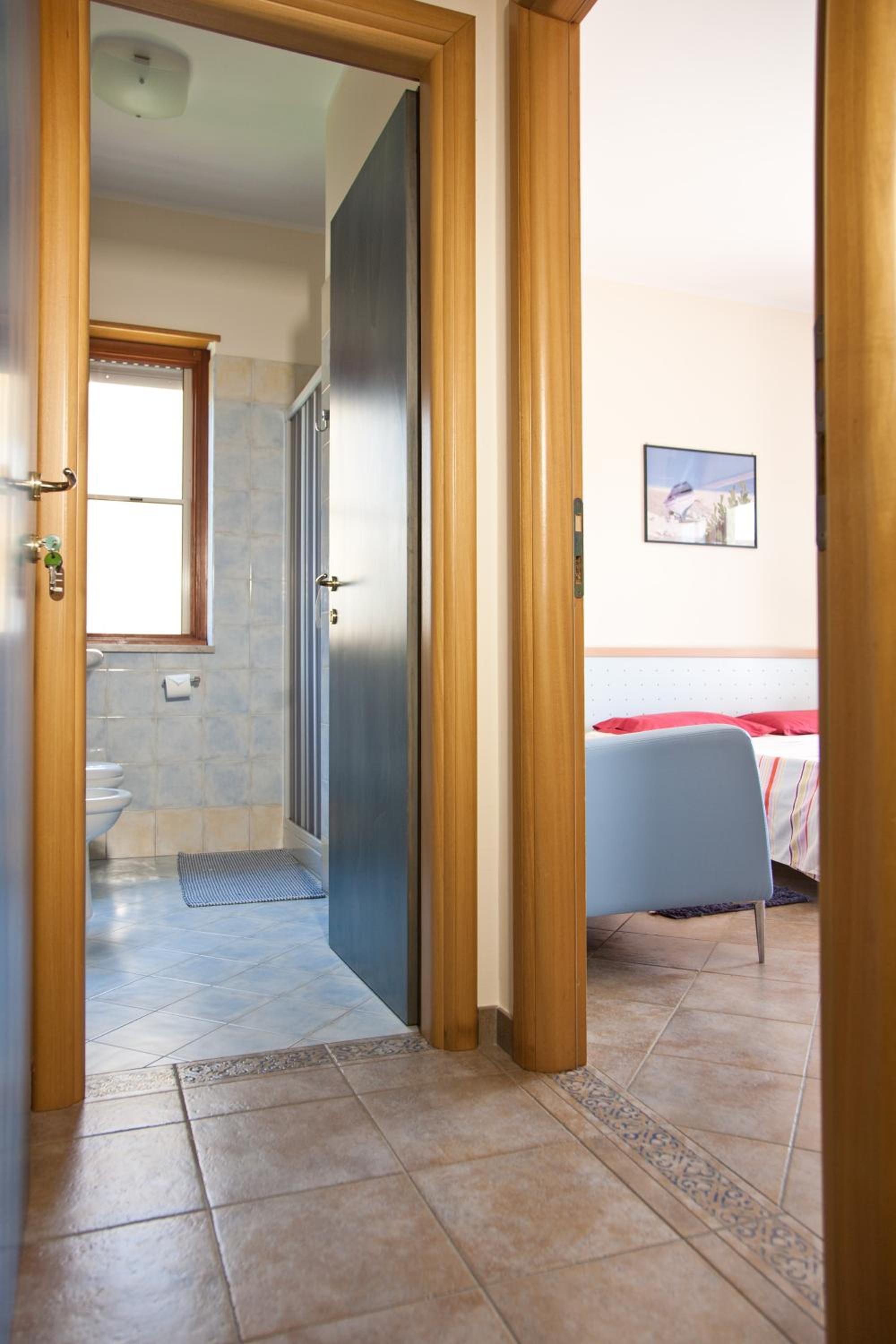 Double Room - Photo 3