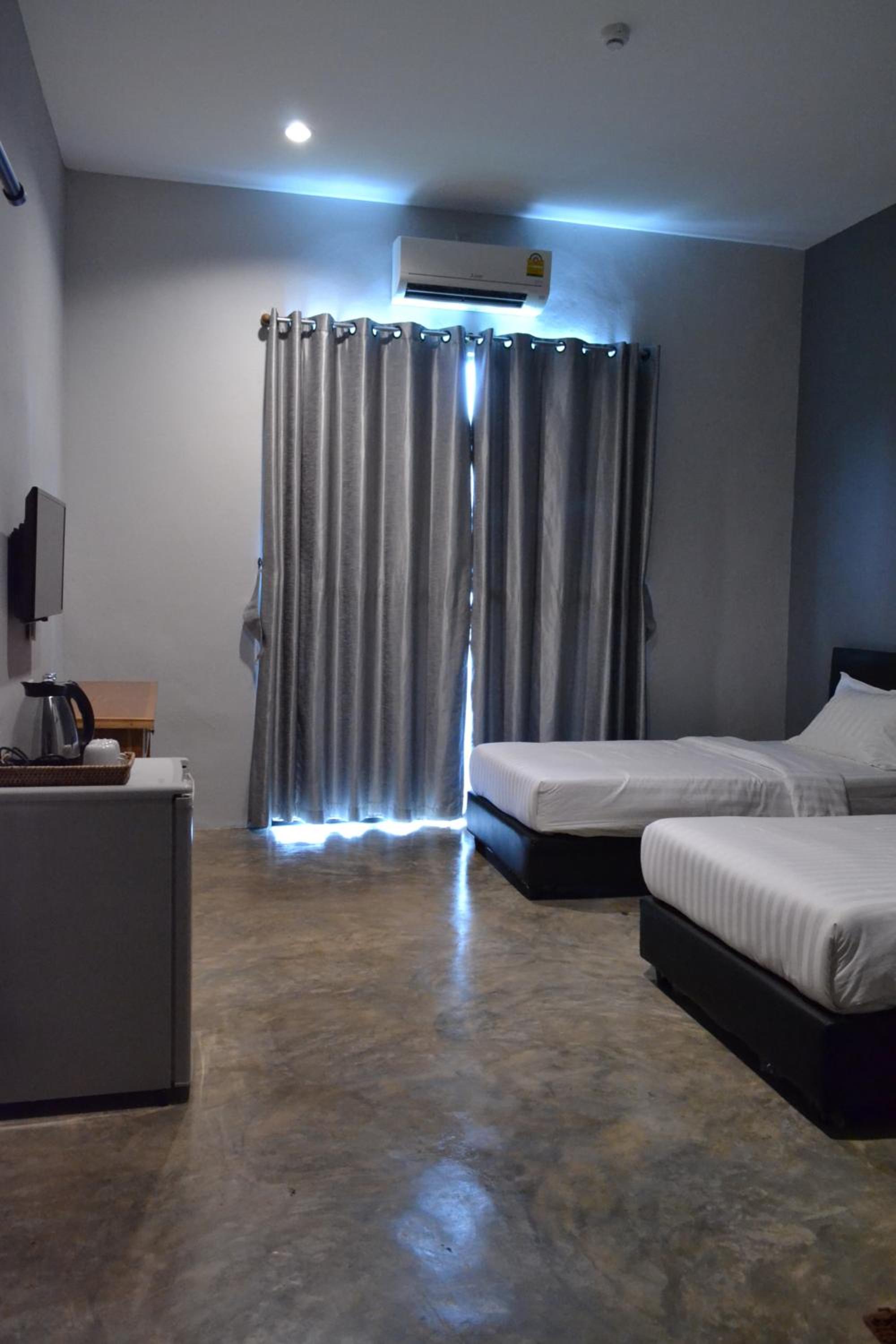 Deluxe Twin Room - Photo 6