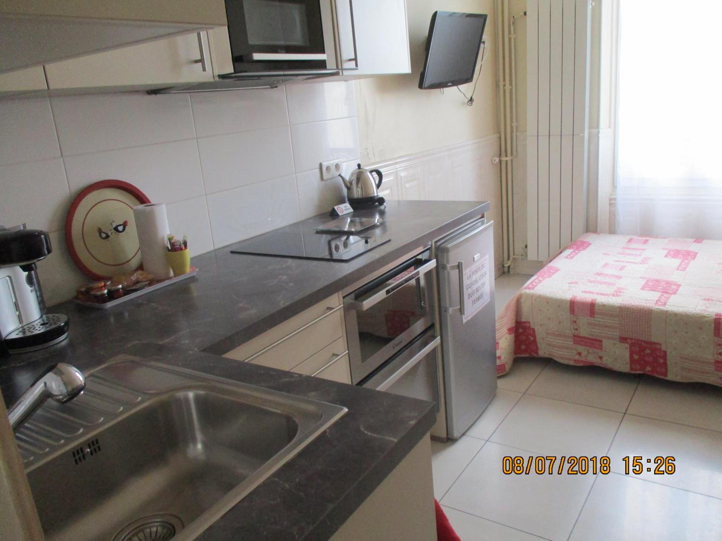 One-Bedroom Apartment (4 Adults) - Photo 7