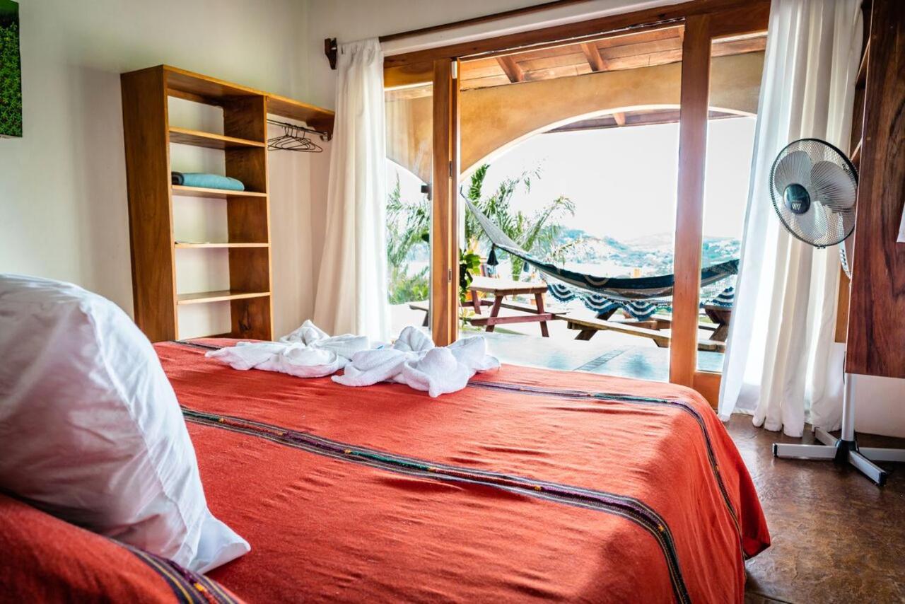 Deluxe room with ocean view