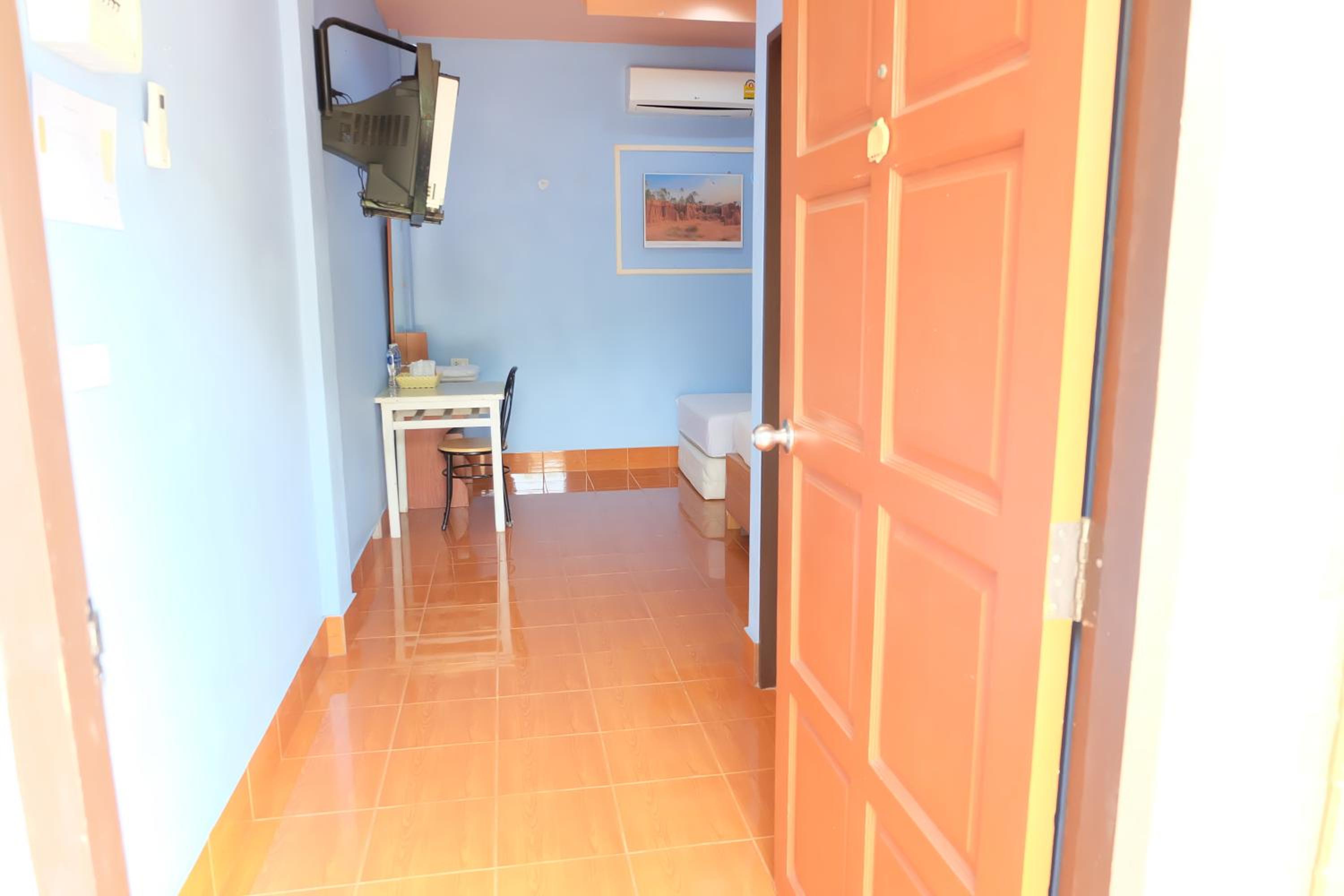 Standard Twin Room photo 3