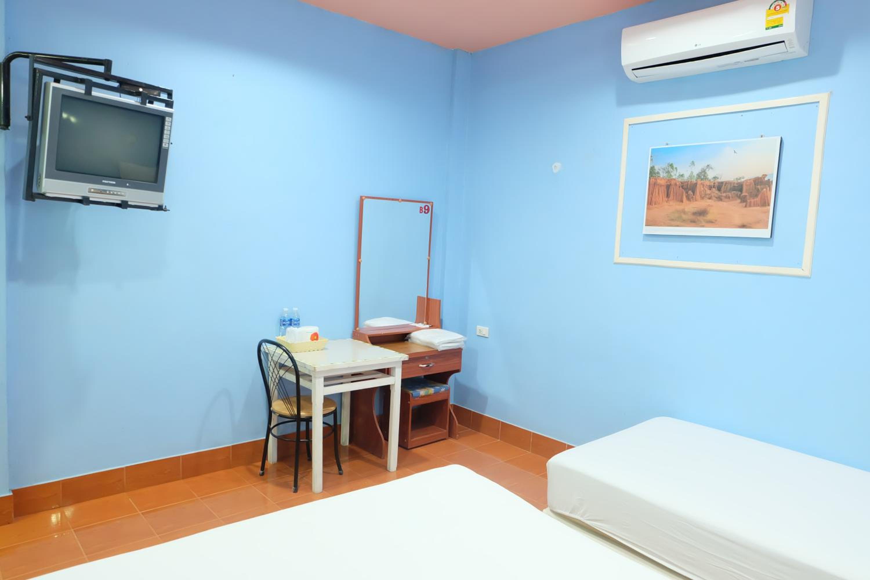 Standard Twin Room photo 2