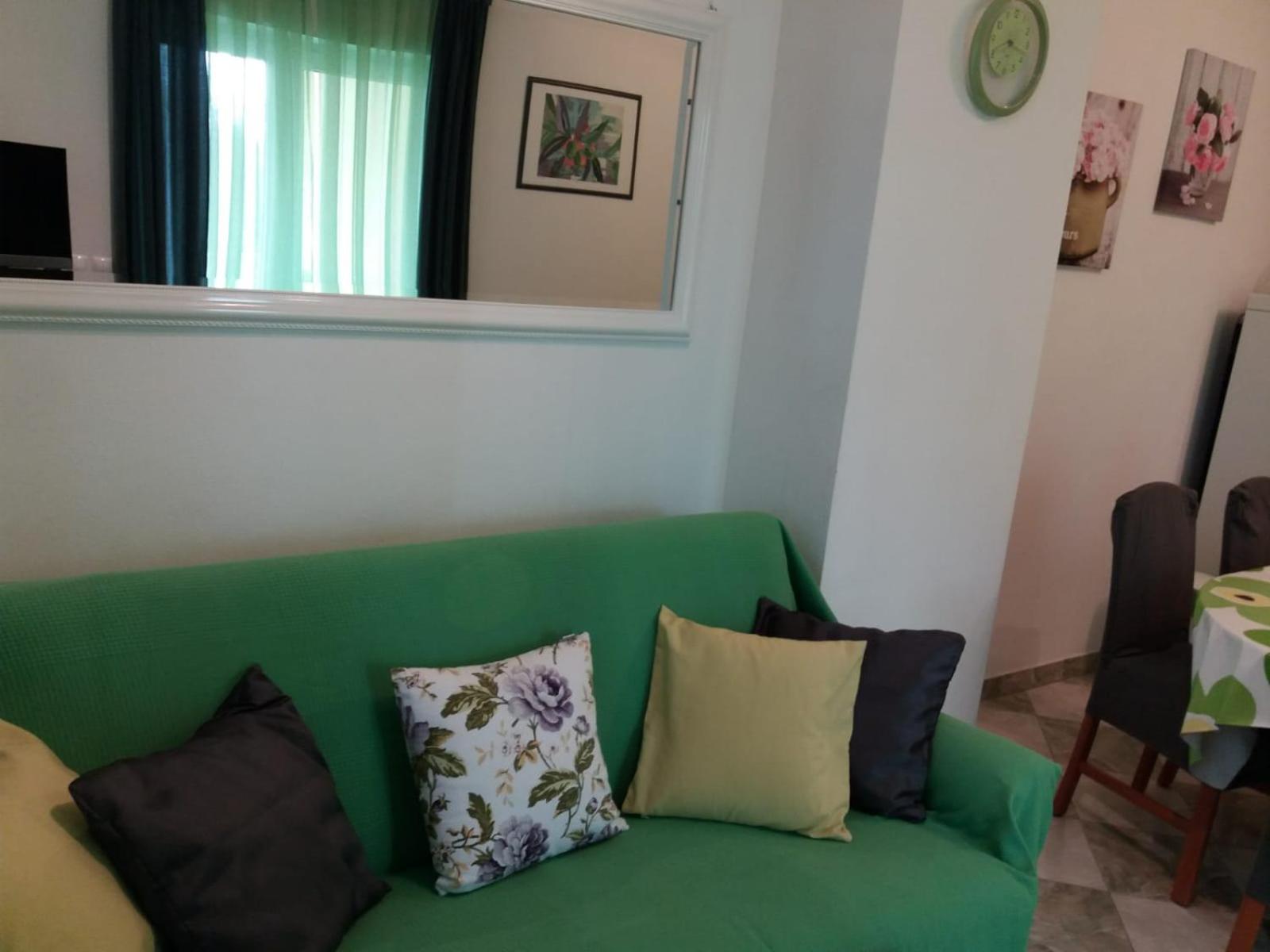 Apartment with Balcony and Sea View - Photo 14