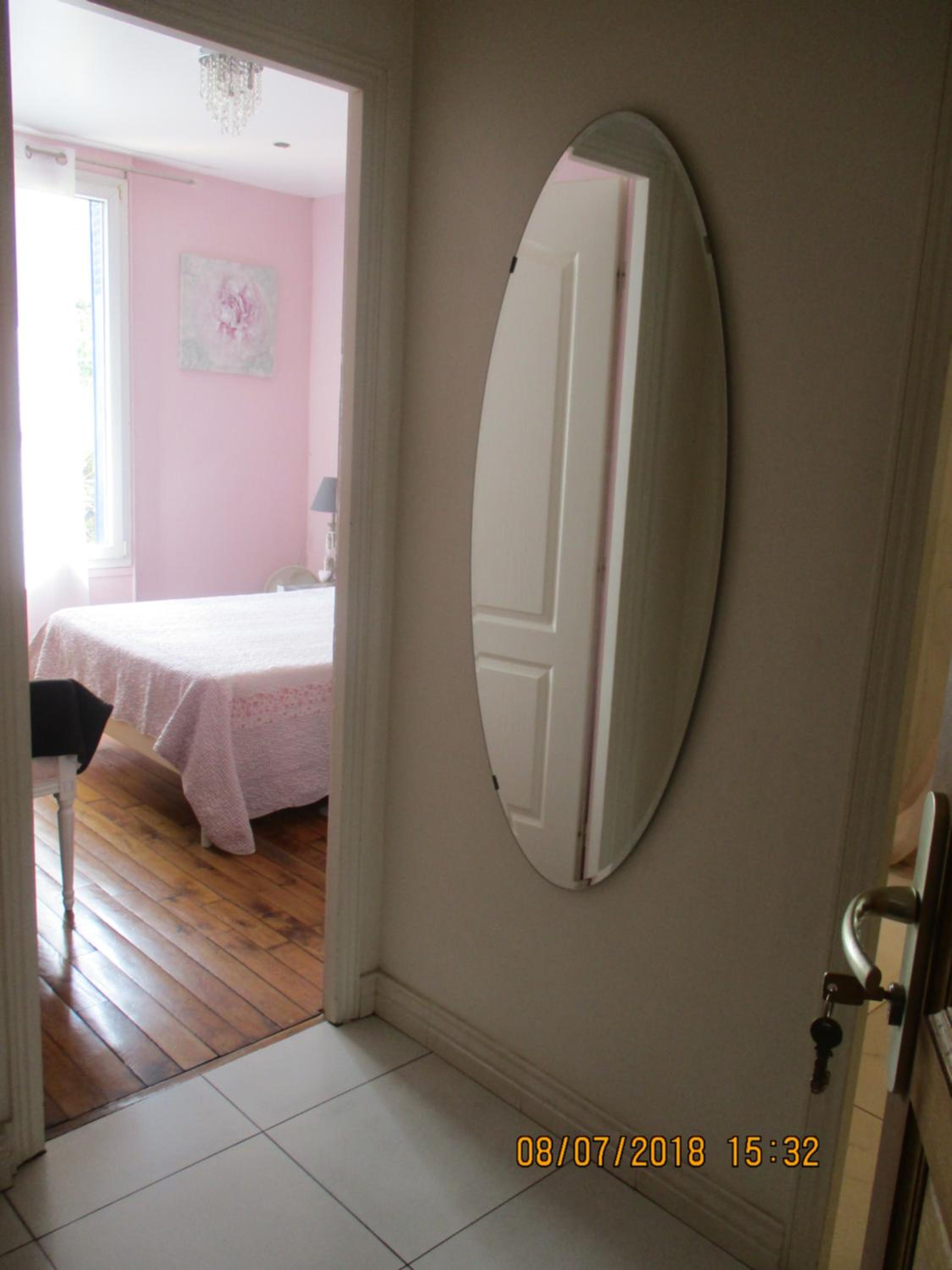 One-Bedroom Apartment (4 Adults) - Photo 2