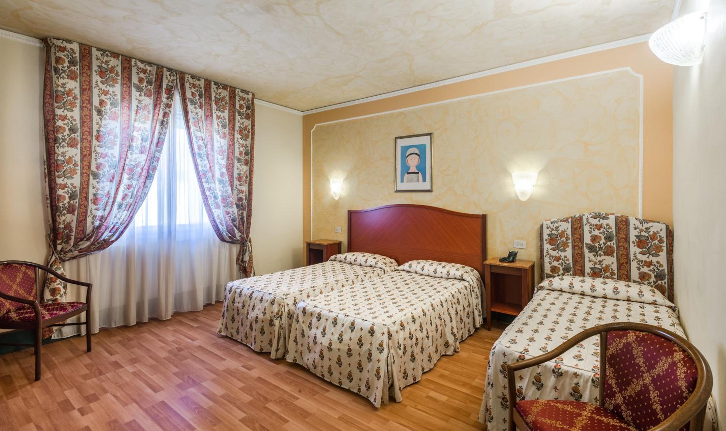 Standard Triple Room - Photo 1